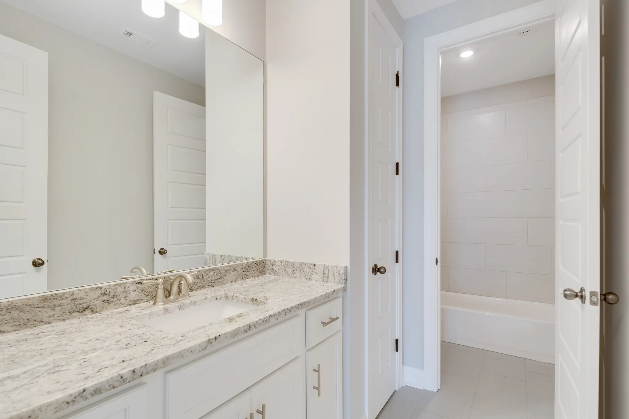 Ashford - Interior Photo 19