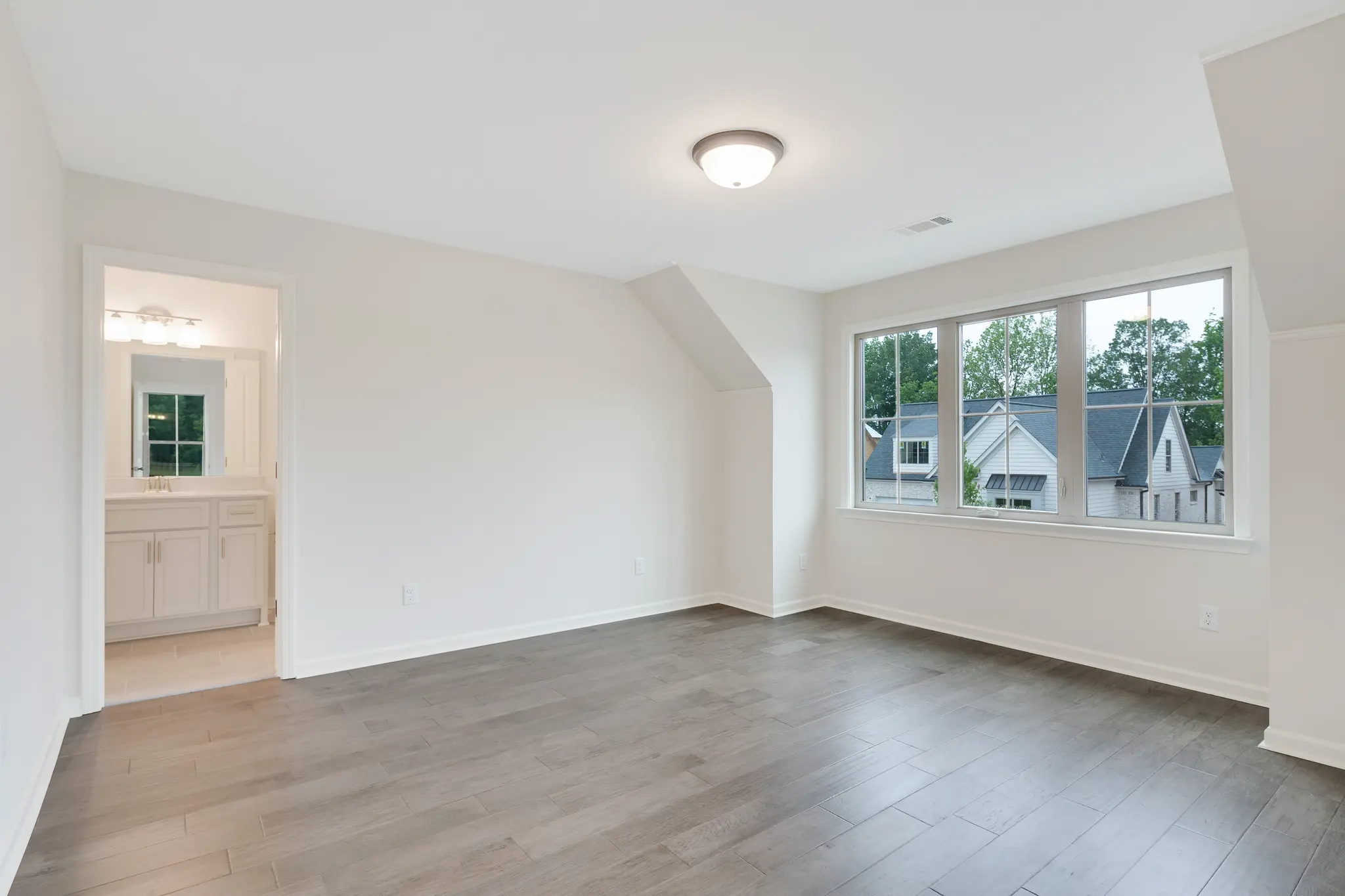 Cypress Farmhouse - Interior Photo 17