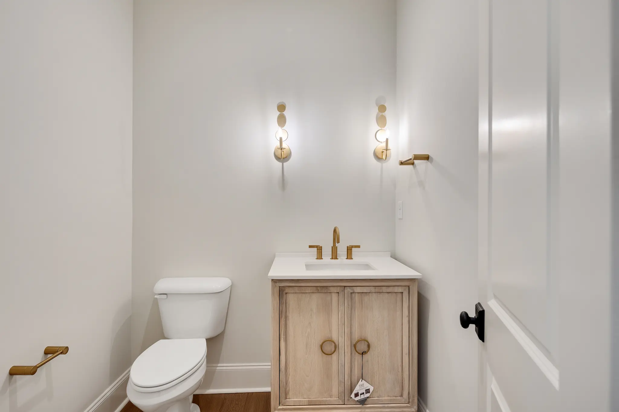 Chateau - Interior Photo 13