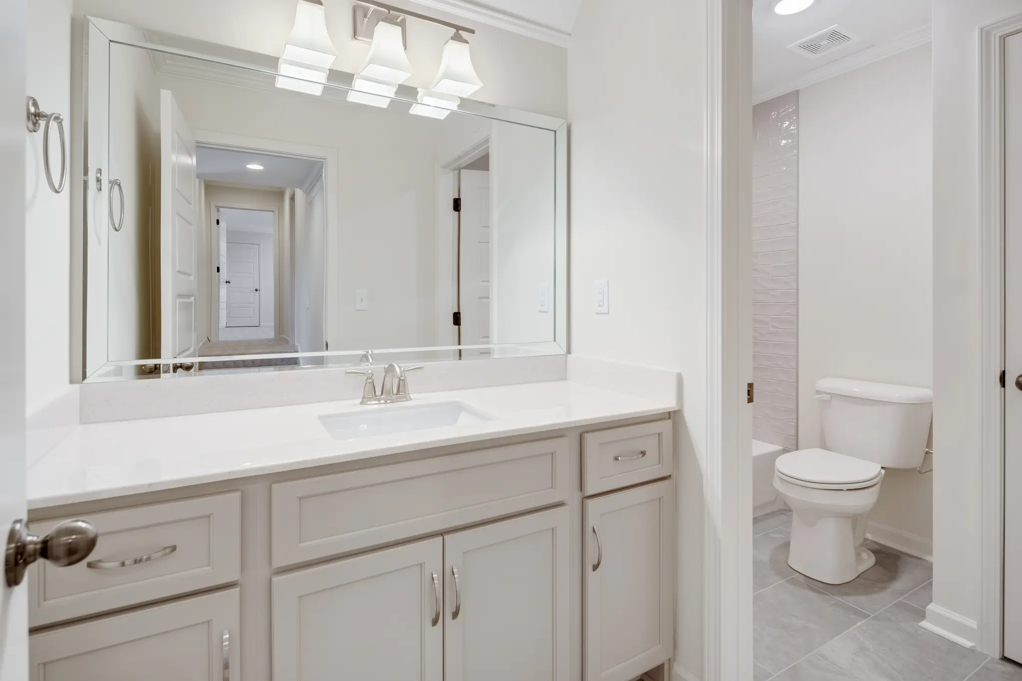 Iberville - Interior Photo 6