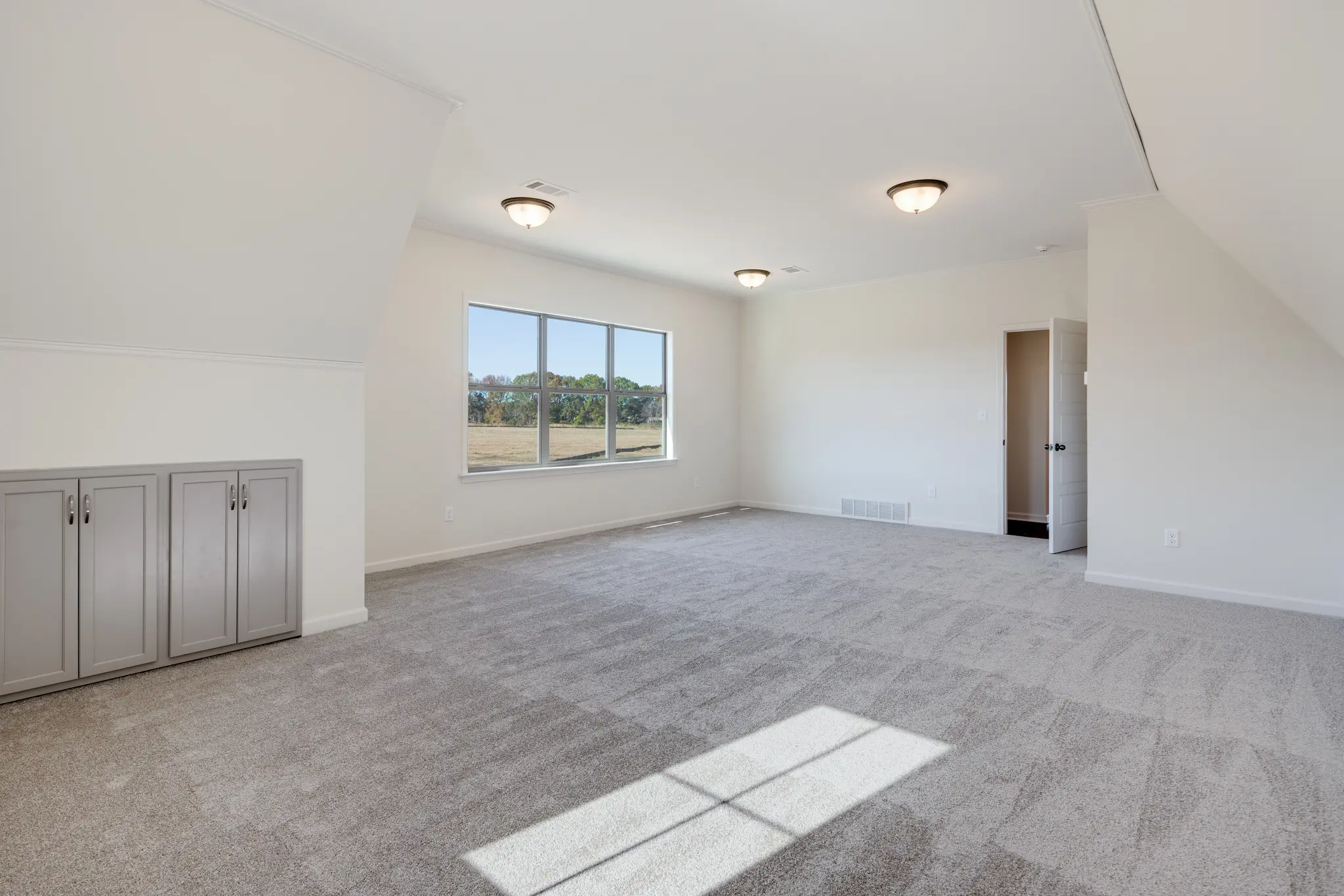 Iberville - Interior Photo 8