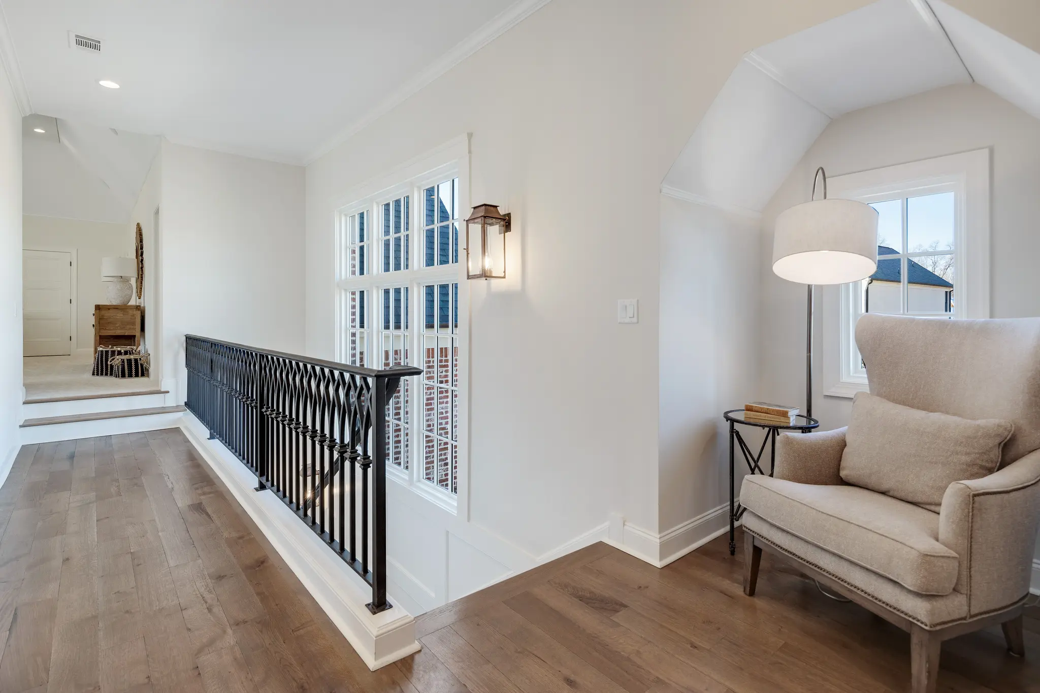 Meiomi - Interior Photo 8