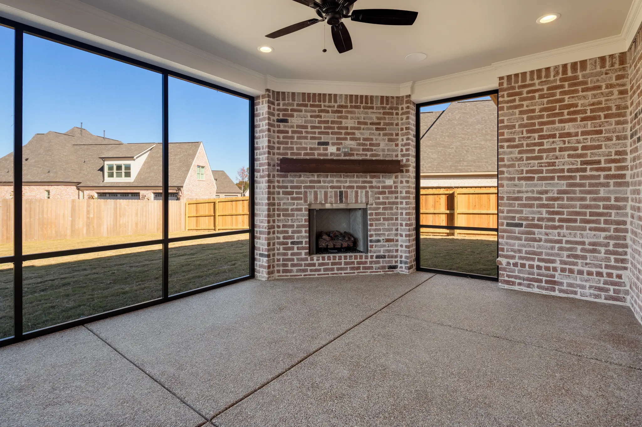 Iberville - Interior Photo 9