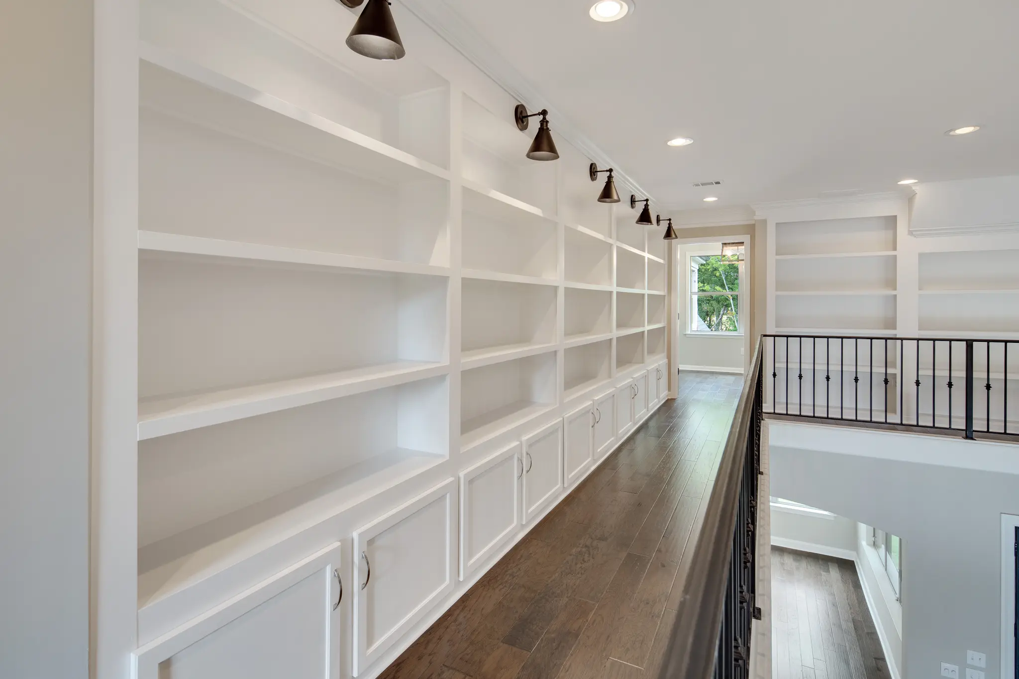Bennett - Interior Photo 27