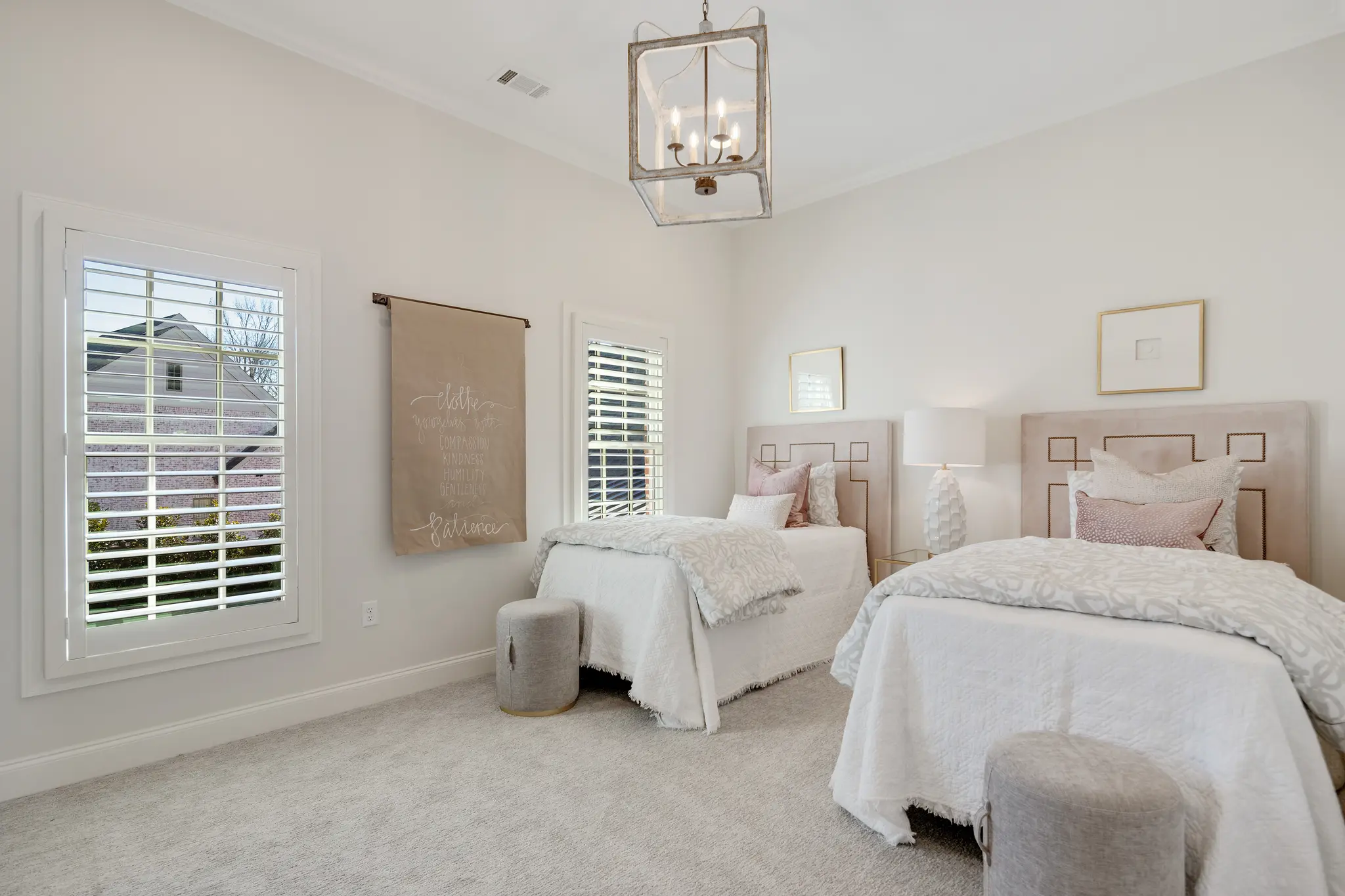 Meiomi - Interior Photo 21