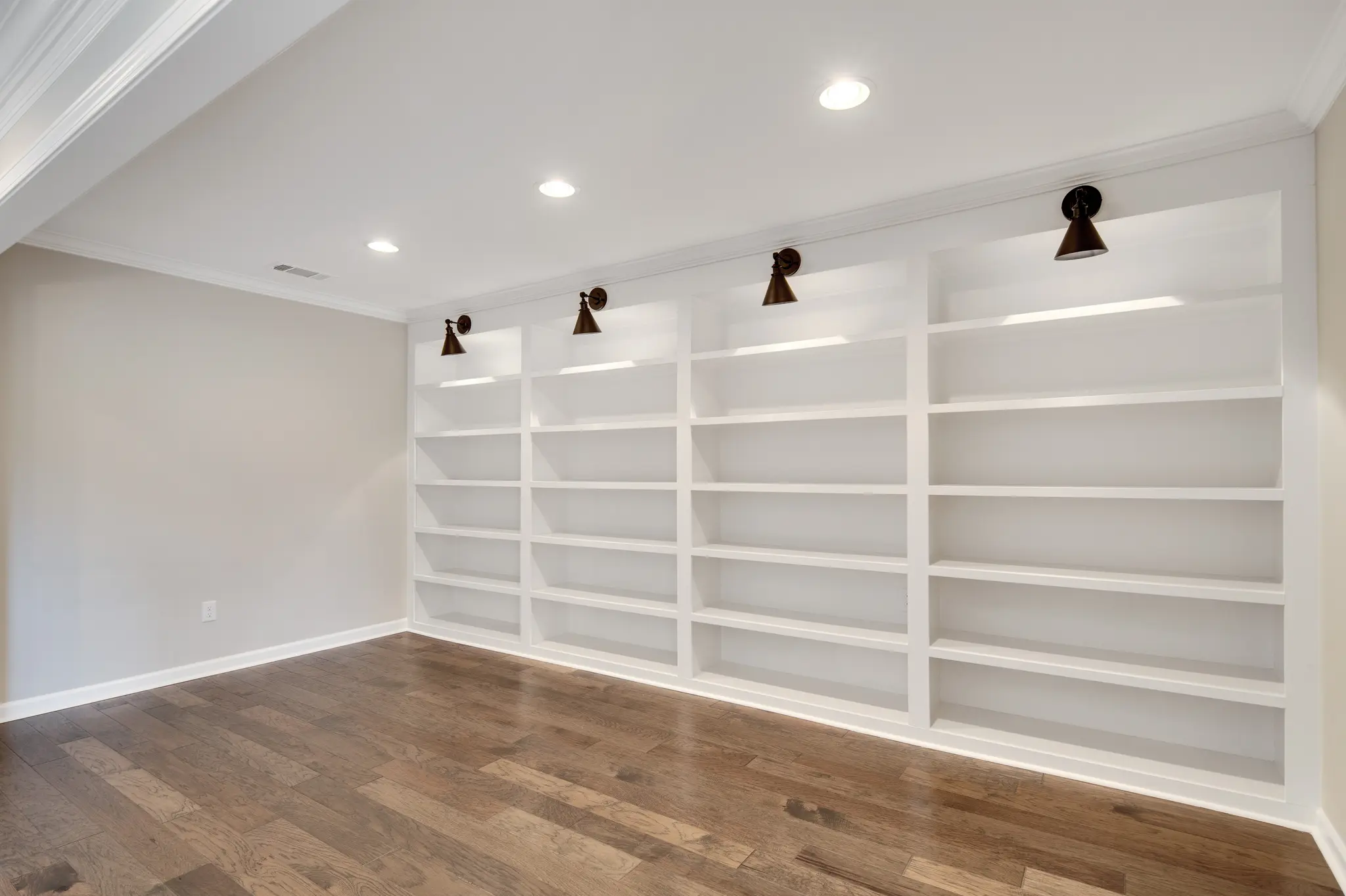 Bennett - Interior Photo 29