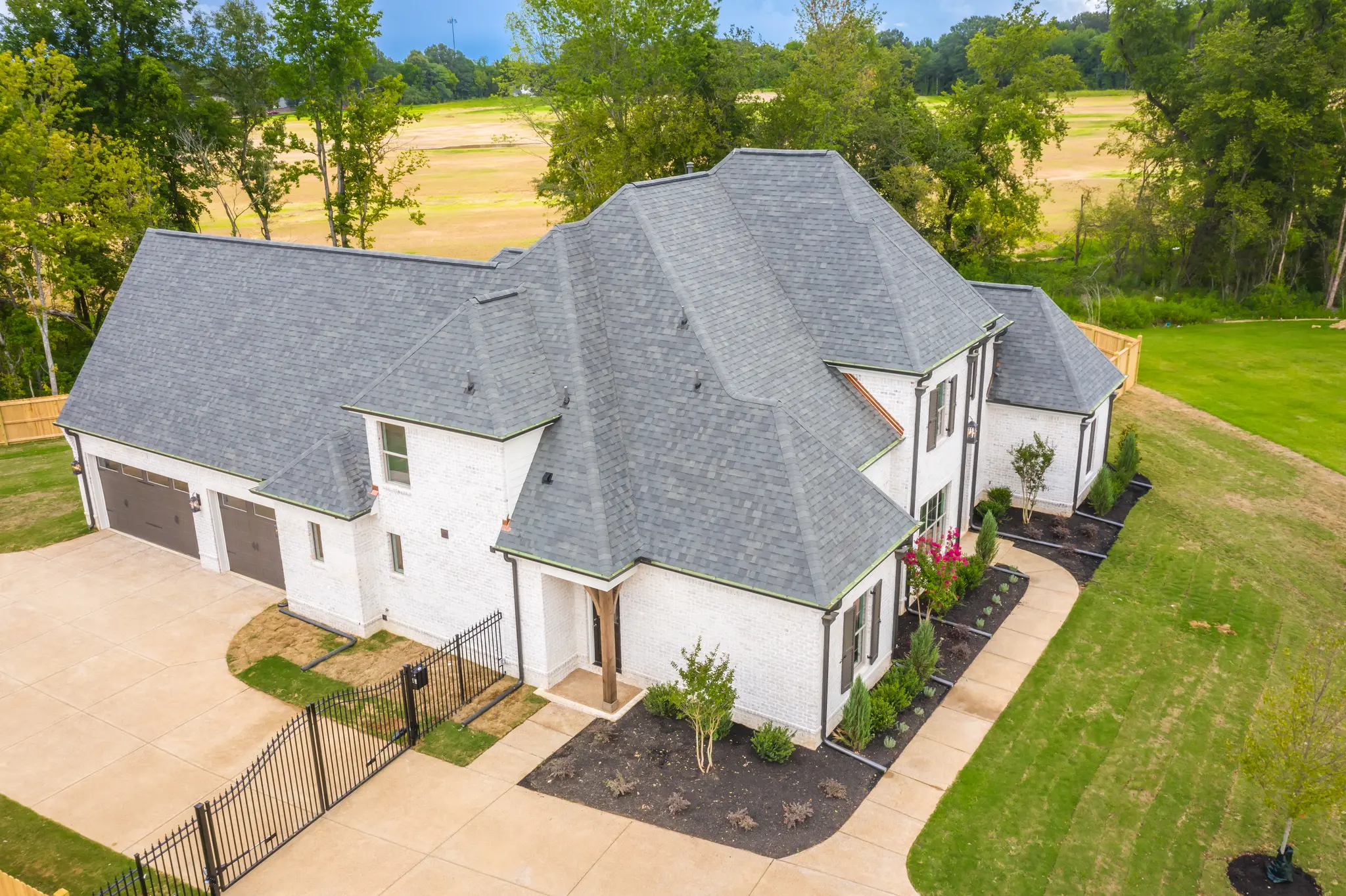 Bennett - Exterior Photo 6