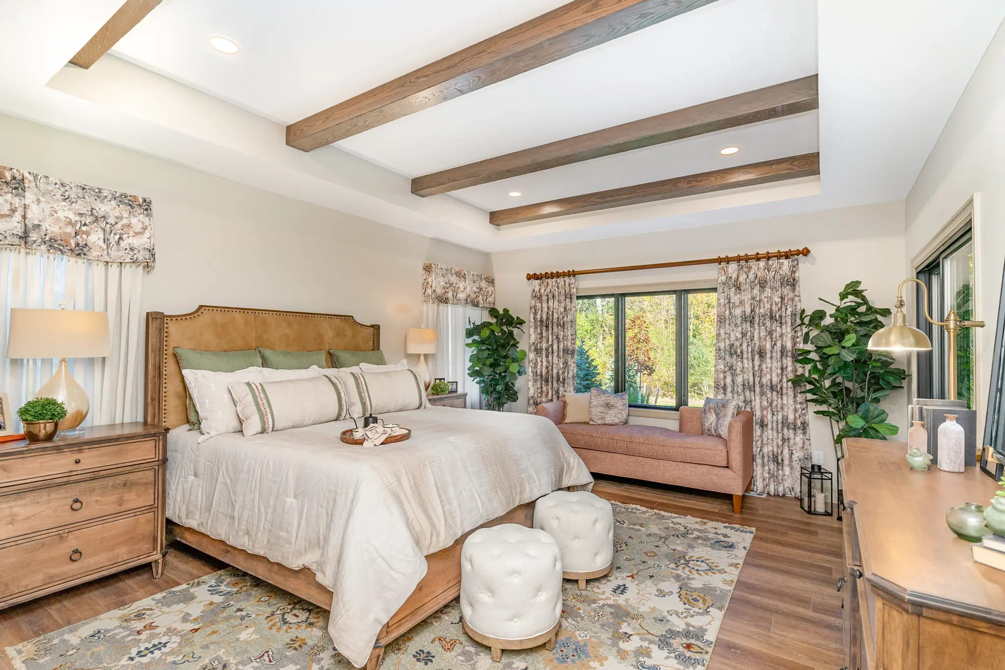 Elite X - Interior Photo 15