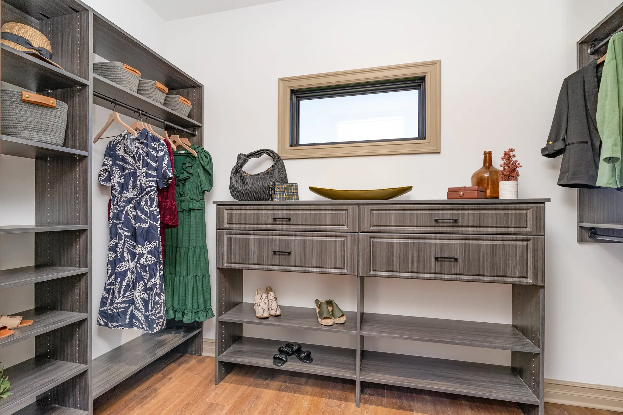 Elite X - Interior Photo 19