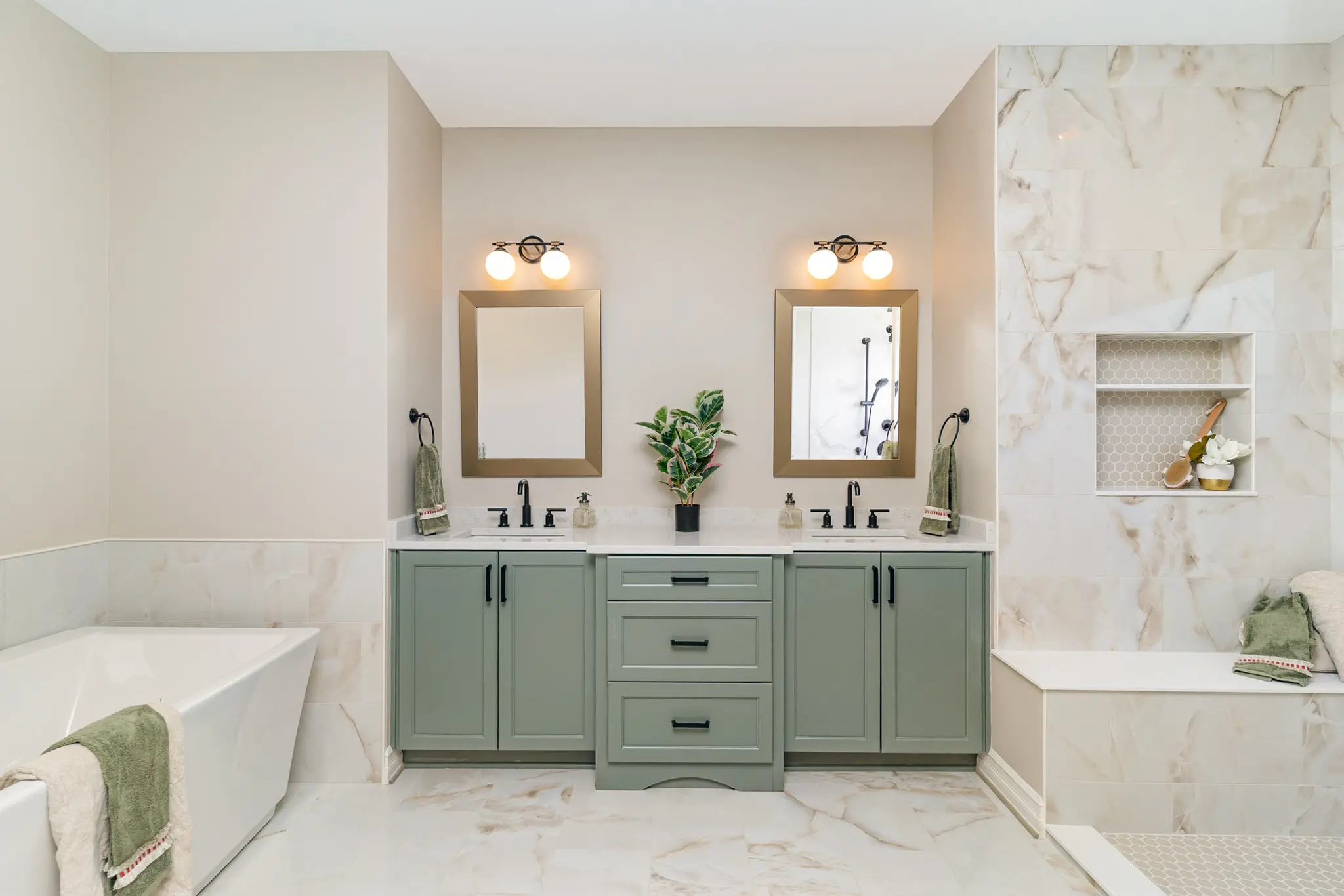 Elite X - Interior Photo 18