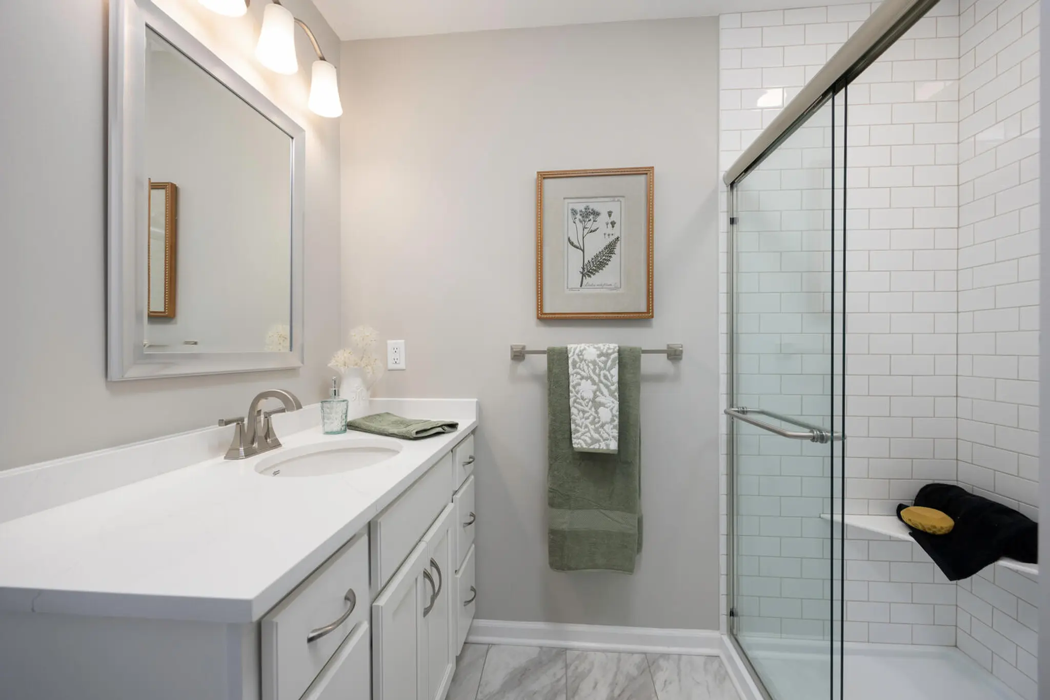 Winston - Interior Photo 11