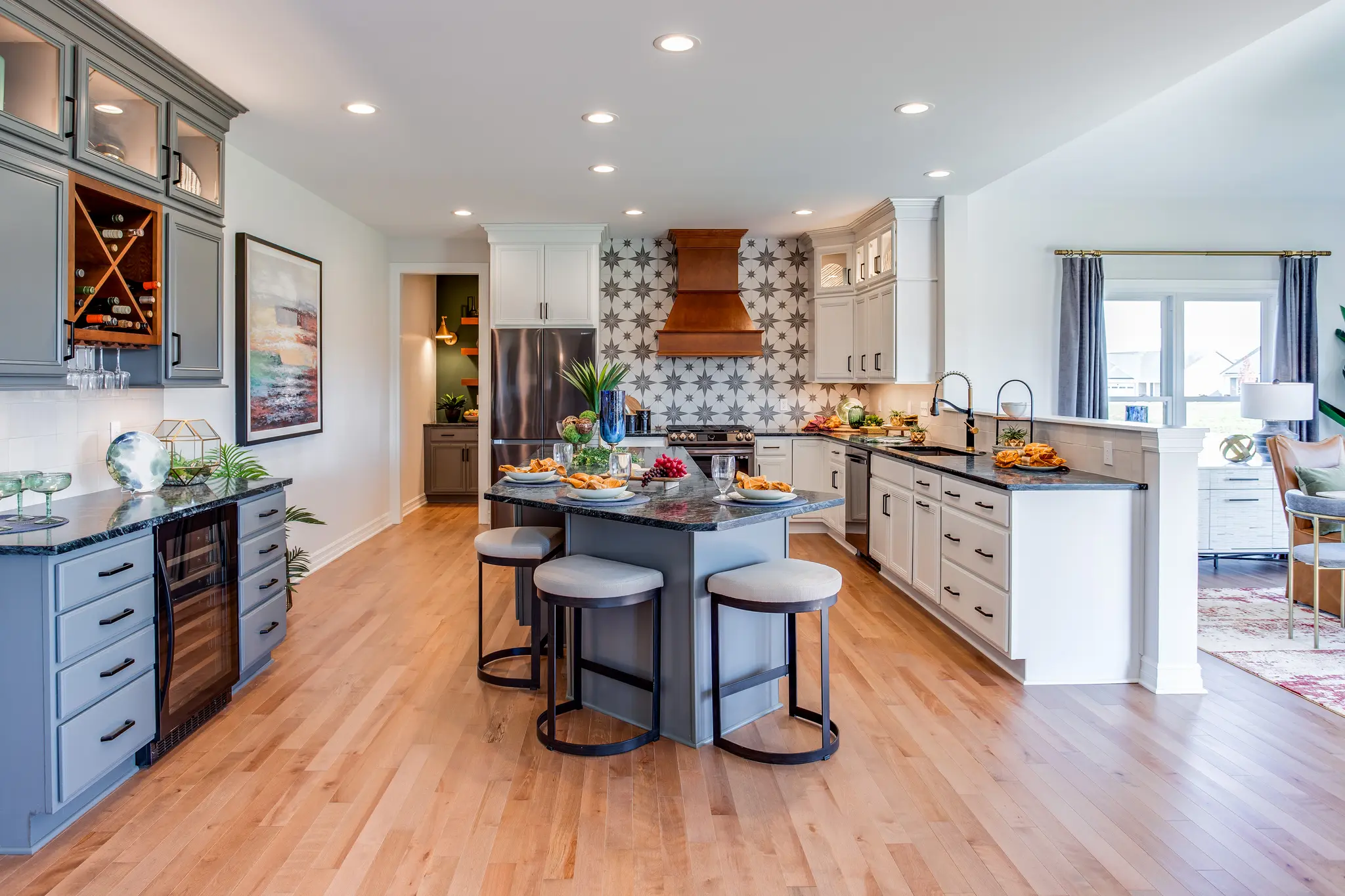 Advantage X - Interior Photo 10