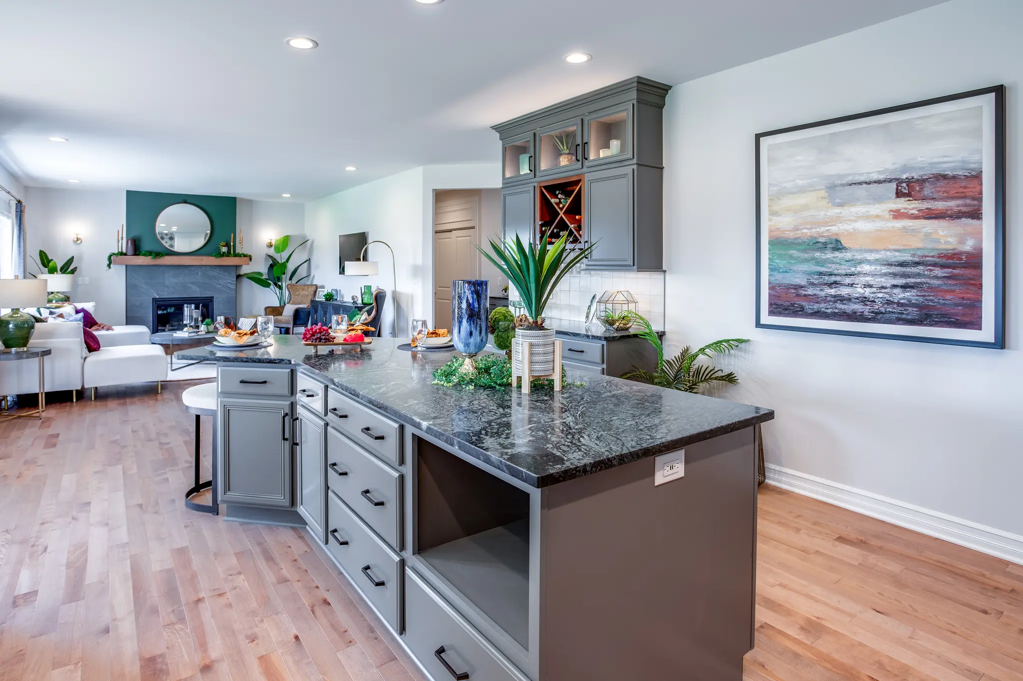 Advantage X - Reserve - Interior Photo 7