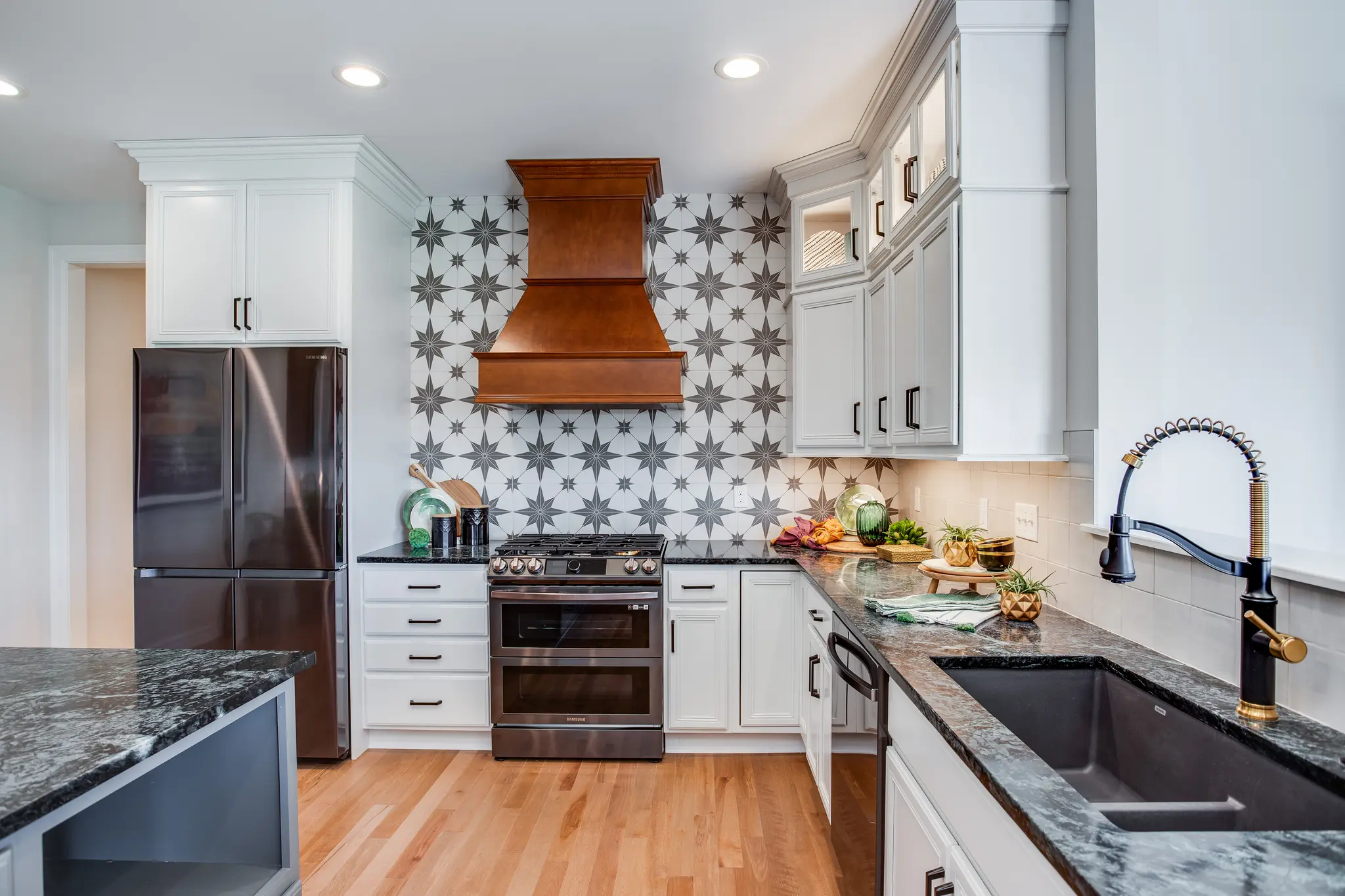 Advantage X - Interior Photo 6