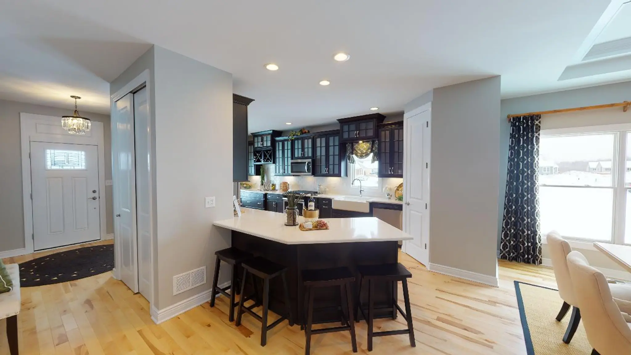 Patio B - Interior Photo 4