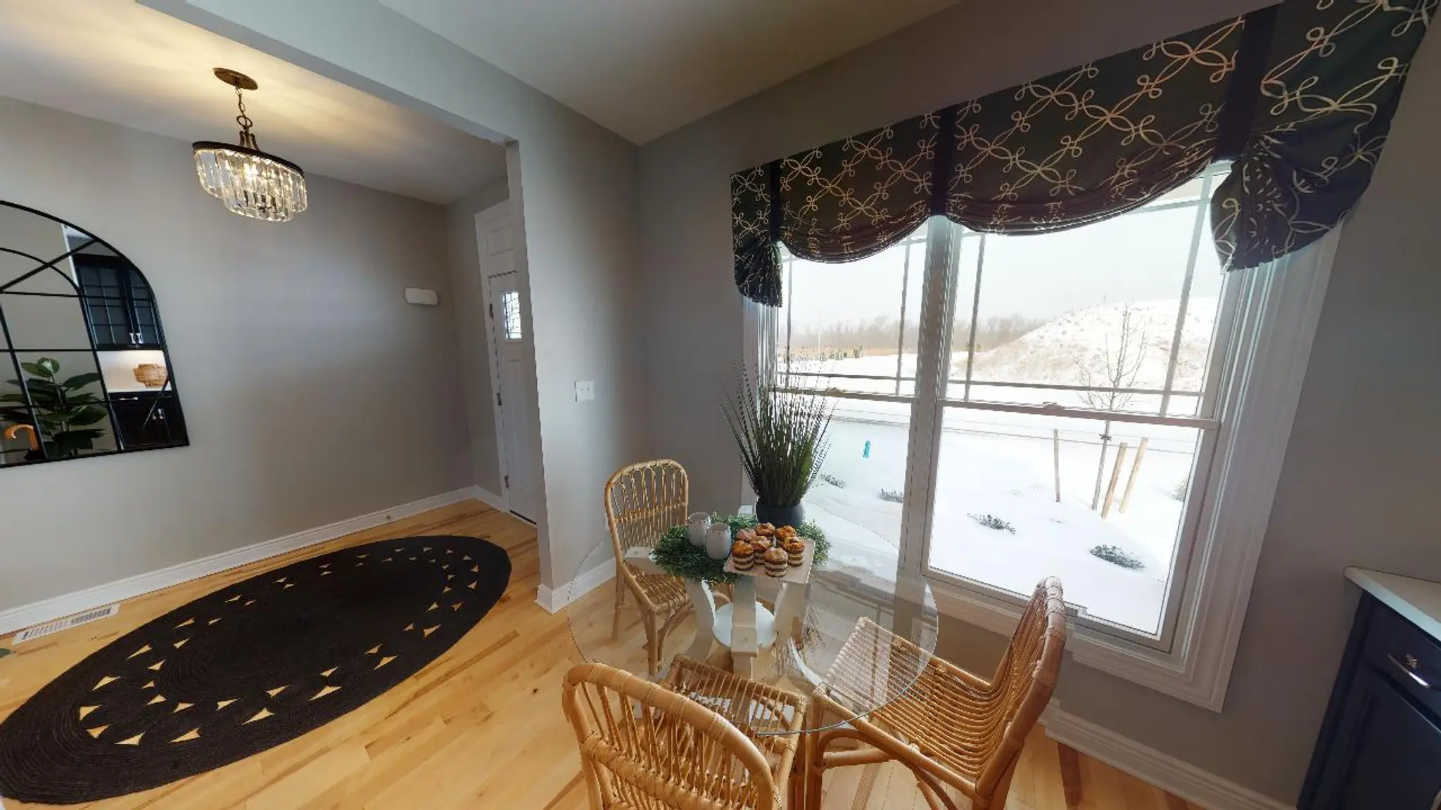 Patio B - Interior Photo 8