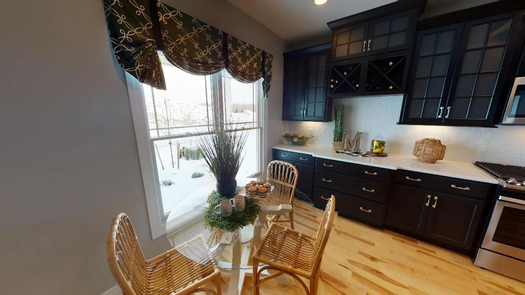 Patio B - Interior Photo 9