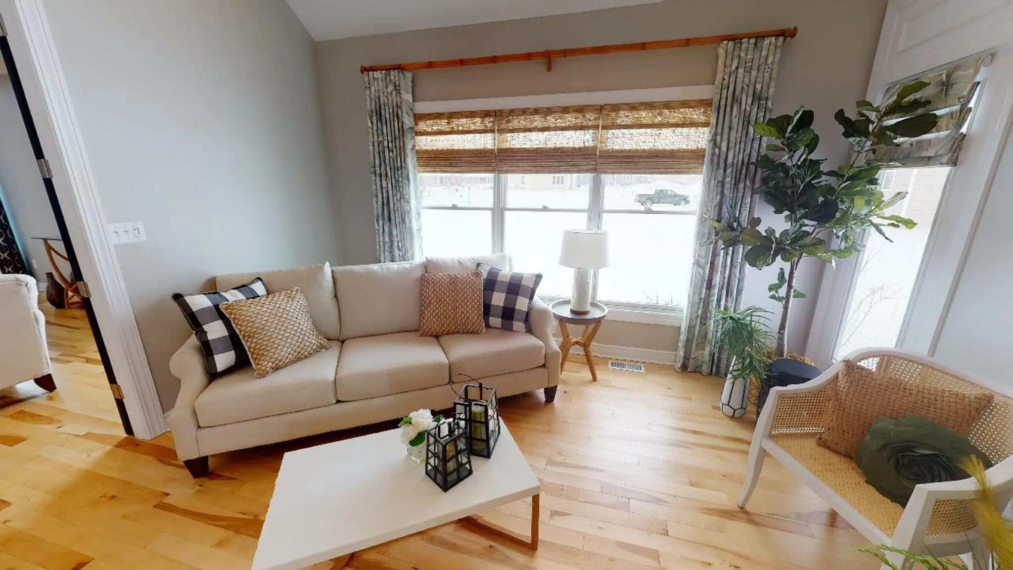 Patio B - Interior Photo 16