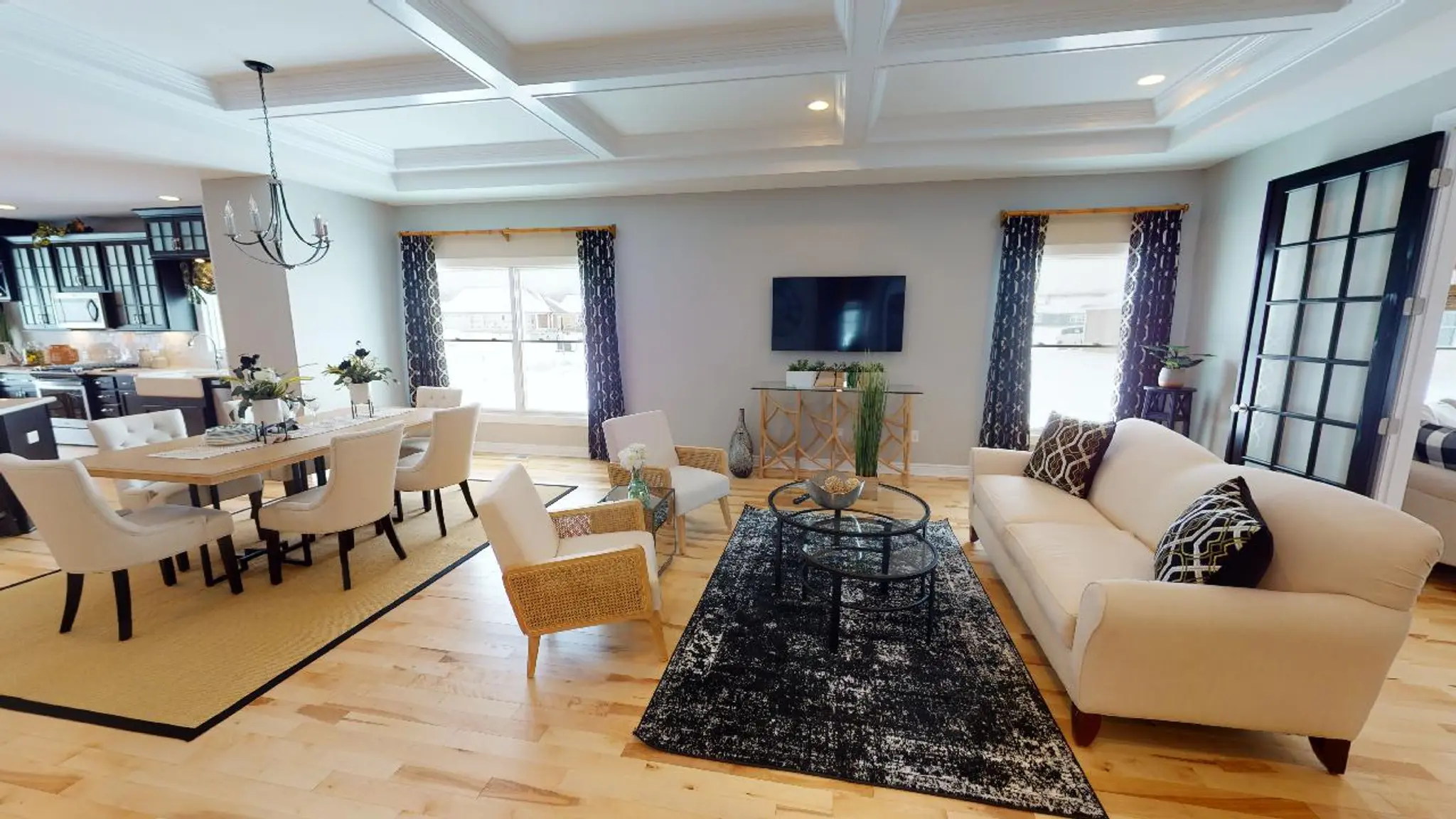 Patio B - Interior Photo 21