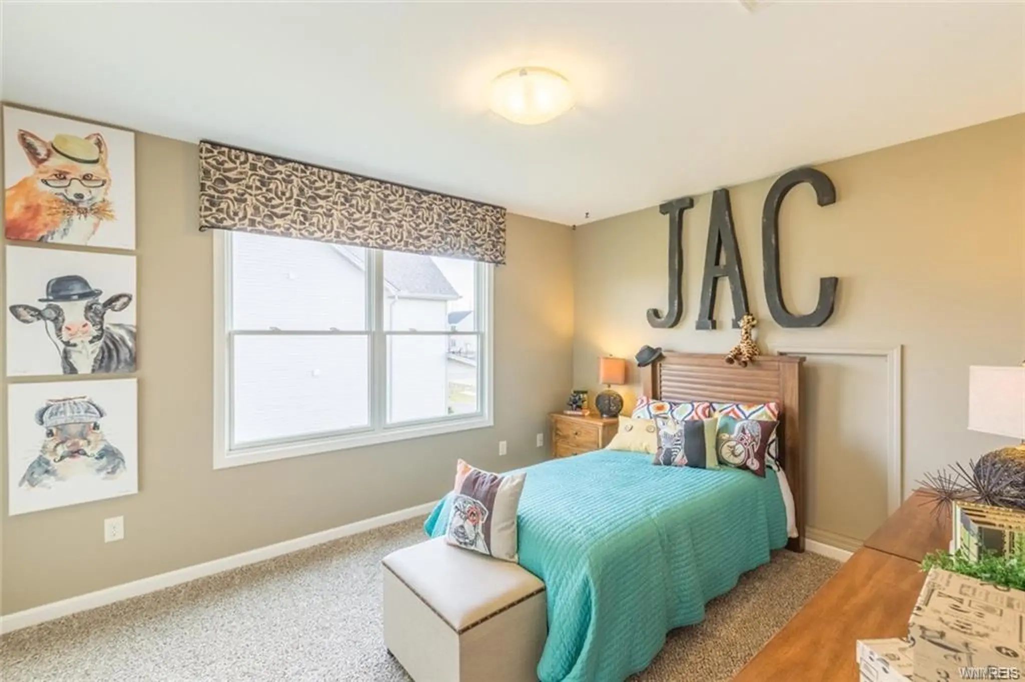 Avalon - Interior Photo 14