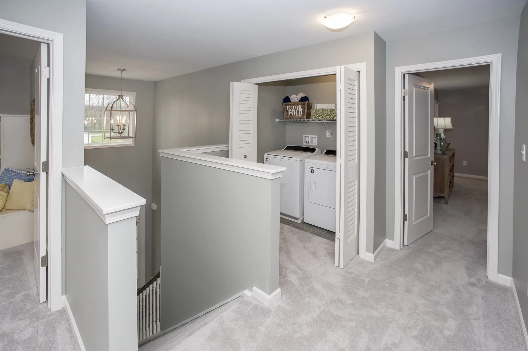 Discovery IX - Interior Photo 13