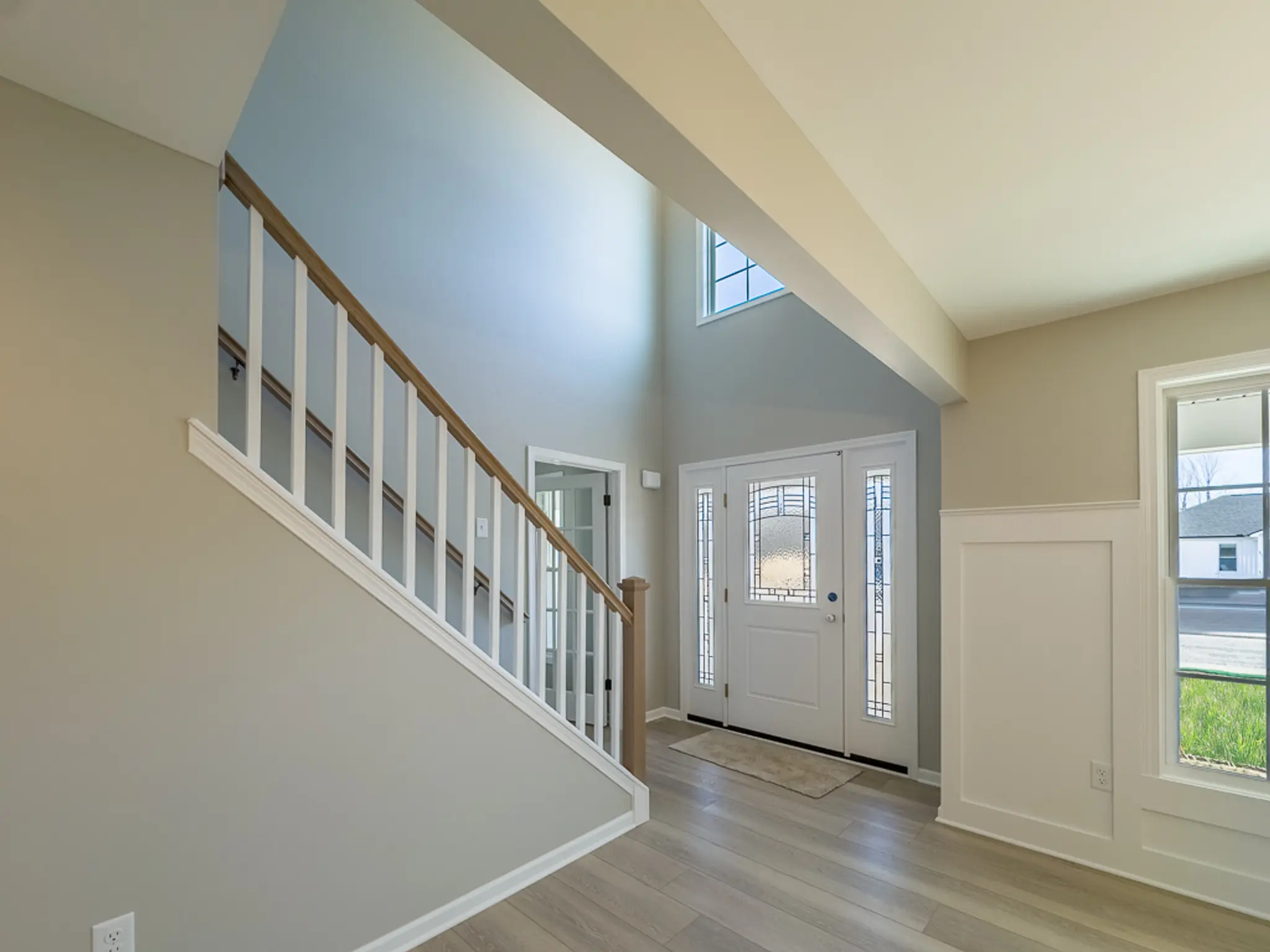 Advantage IX - Interior Photo 6