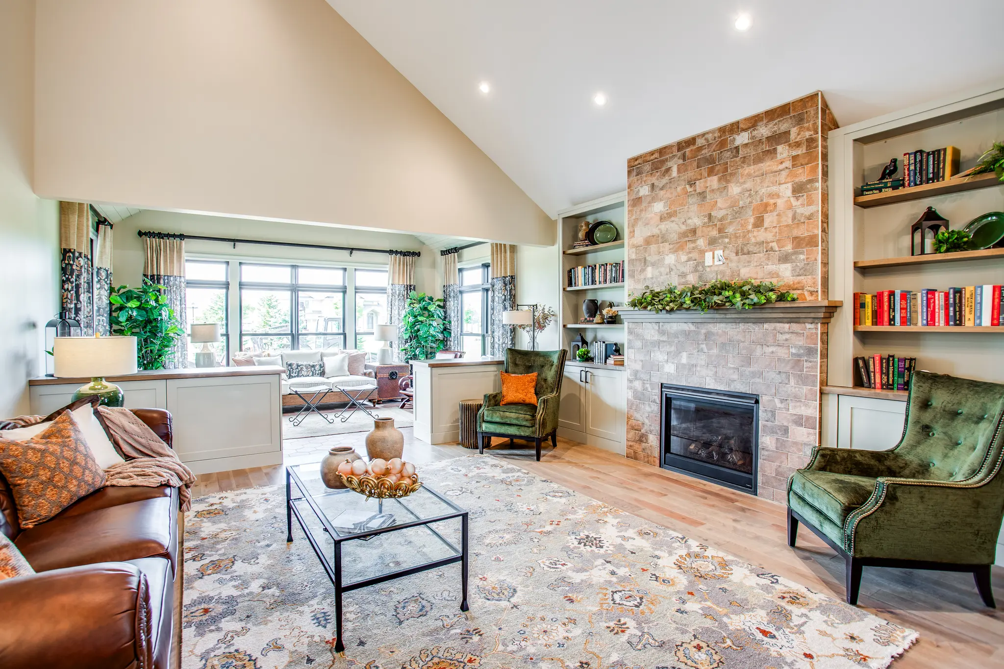 Avalon Manor - Interior Photo 10