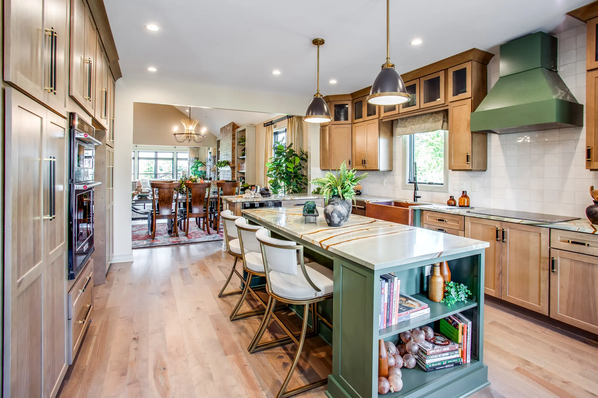 Avalon Manor - Interior Photo 5