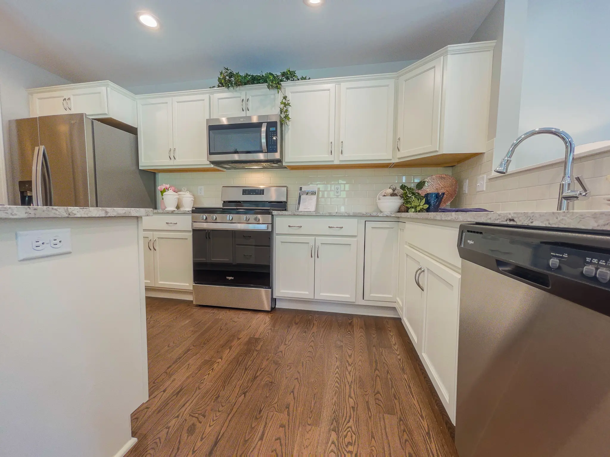 Cambridge A - Interior Photo 6