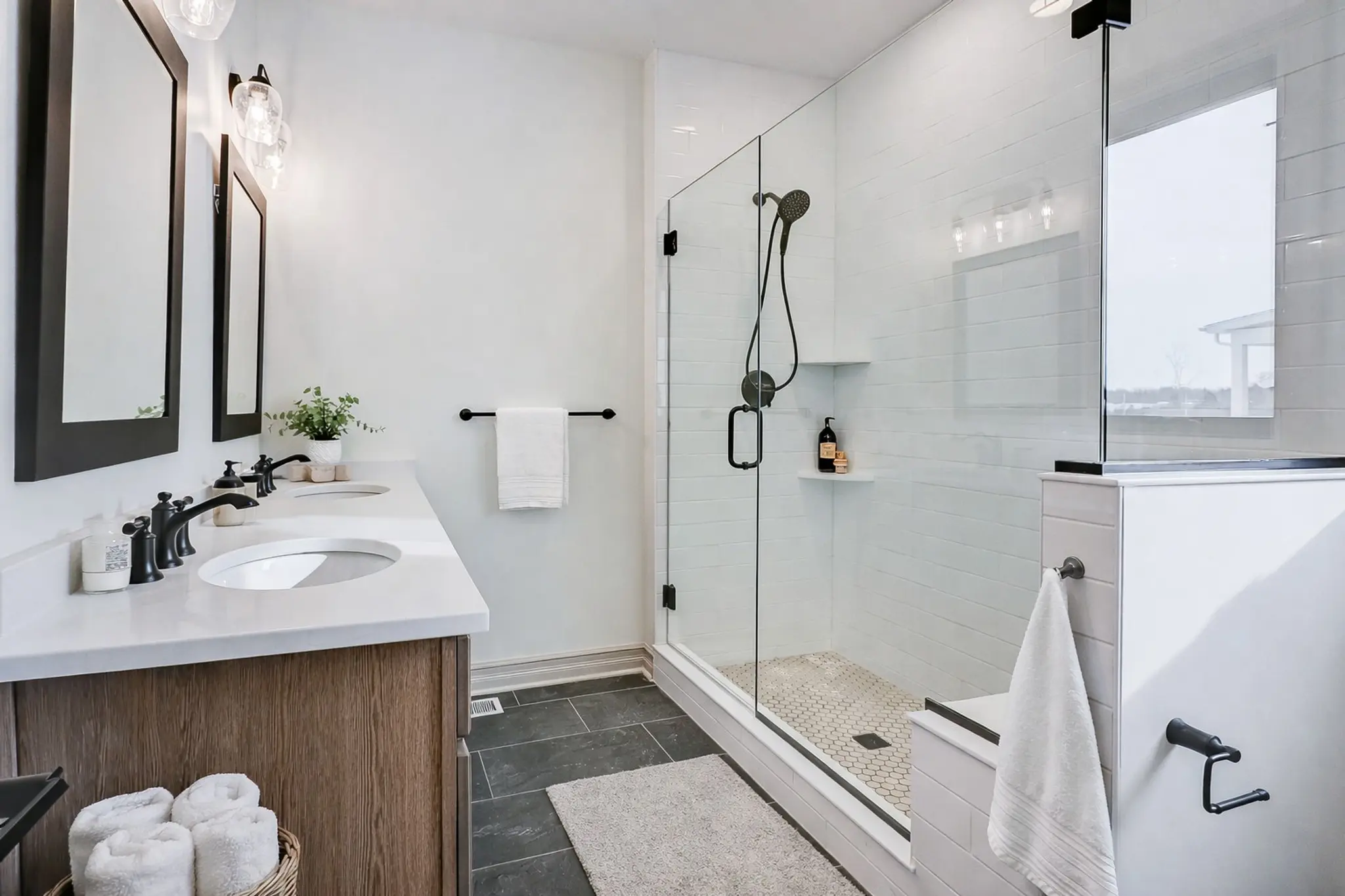 Elite XII - Interior Photo 9