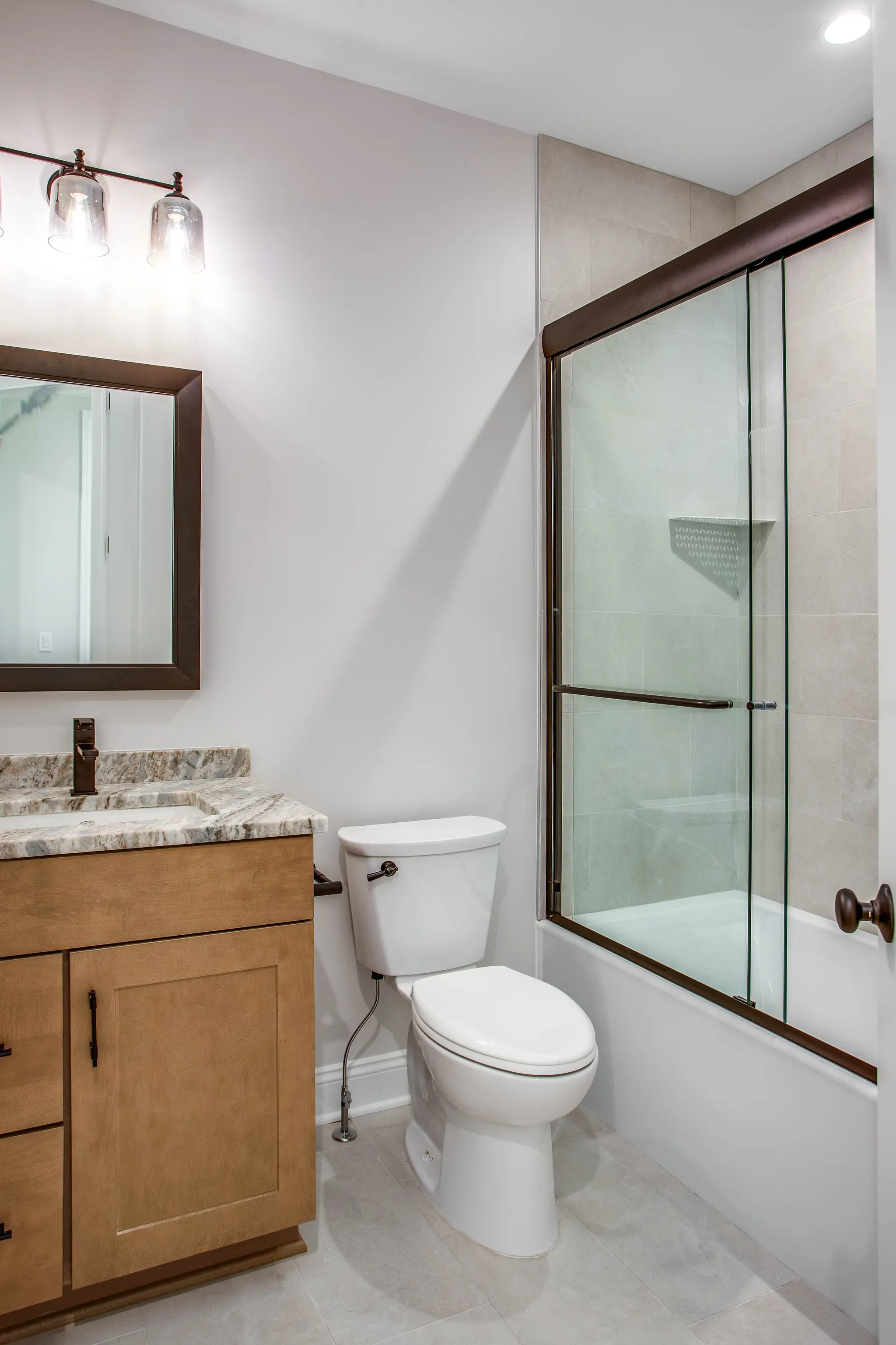 Patio B Manor - Interior Photo 14