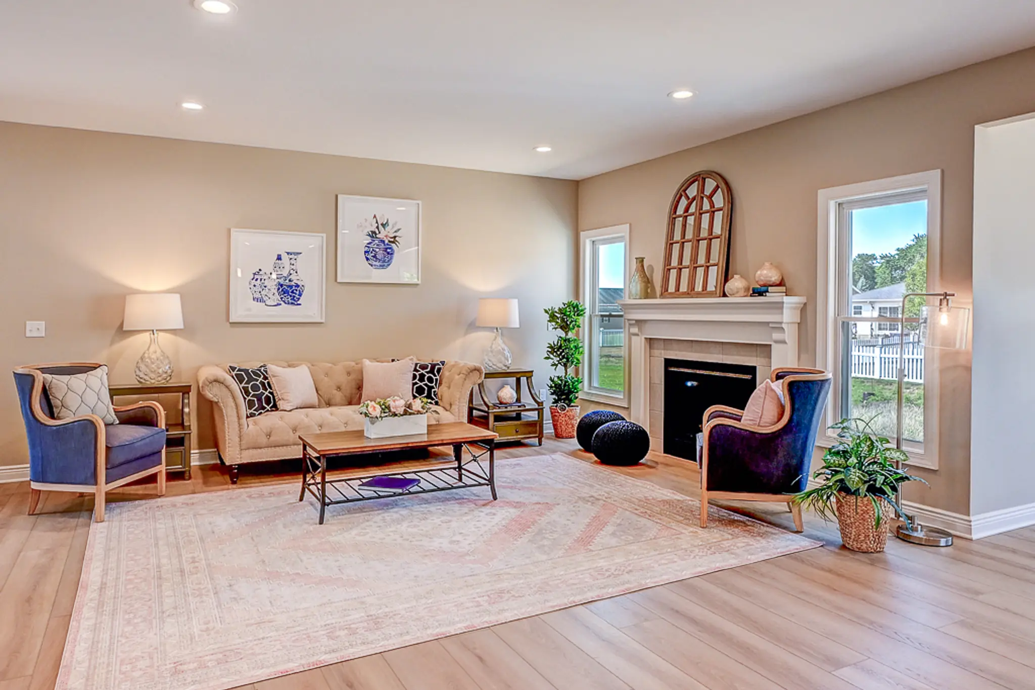 Discovery II - Interior Photo 3