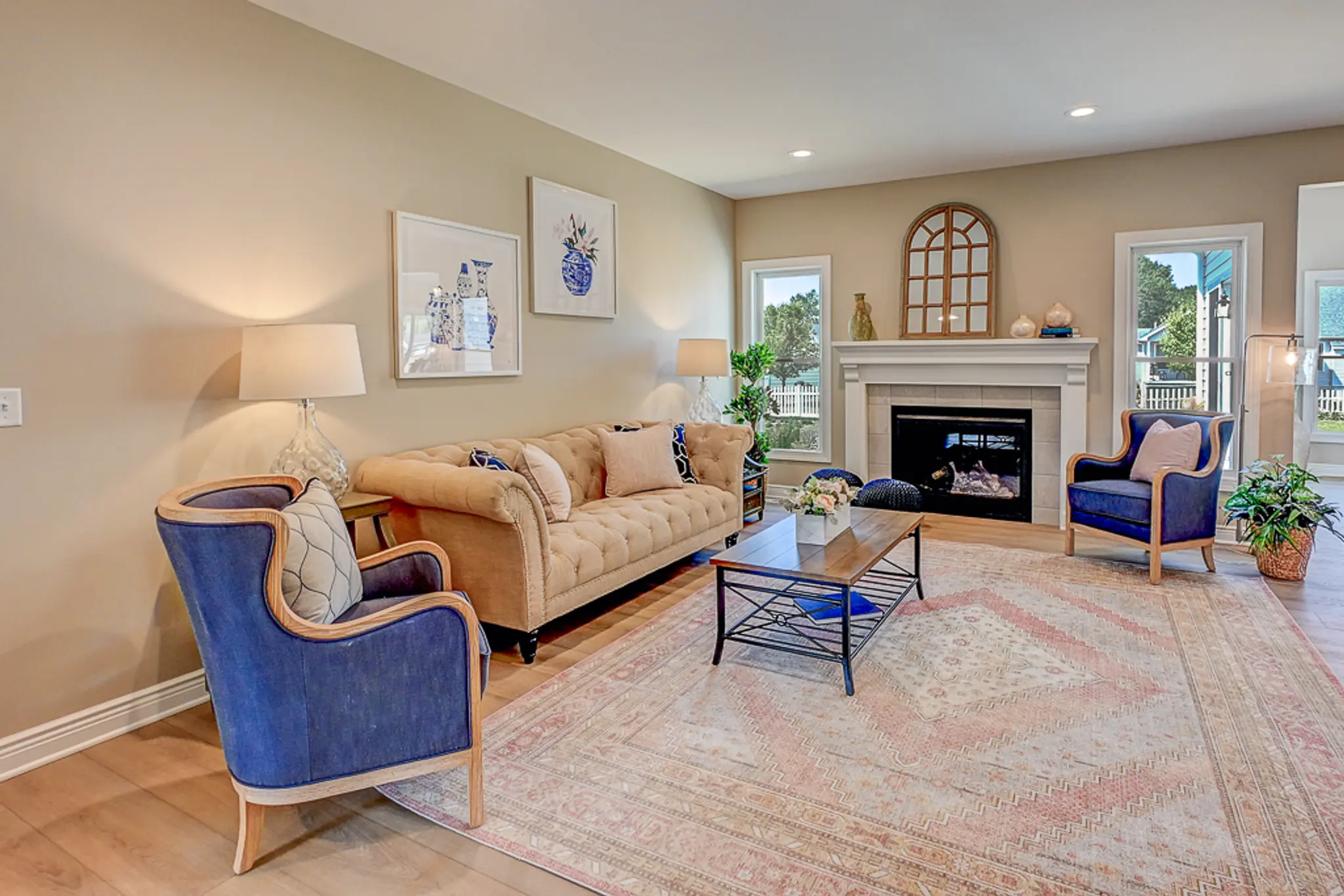 Discovery II - Interior Photo 4