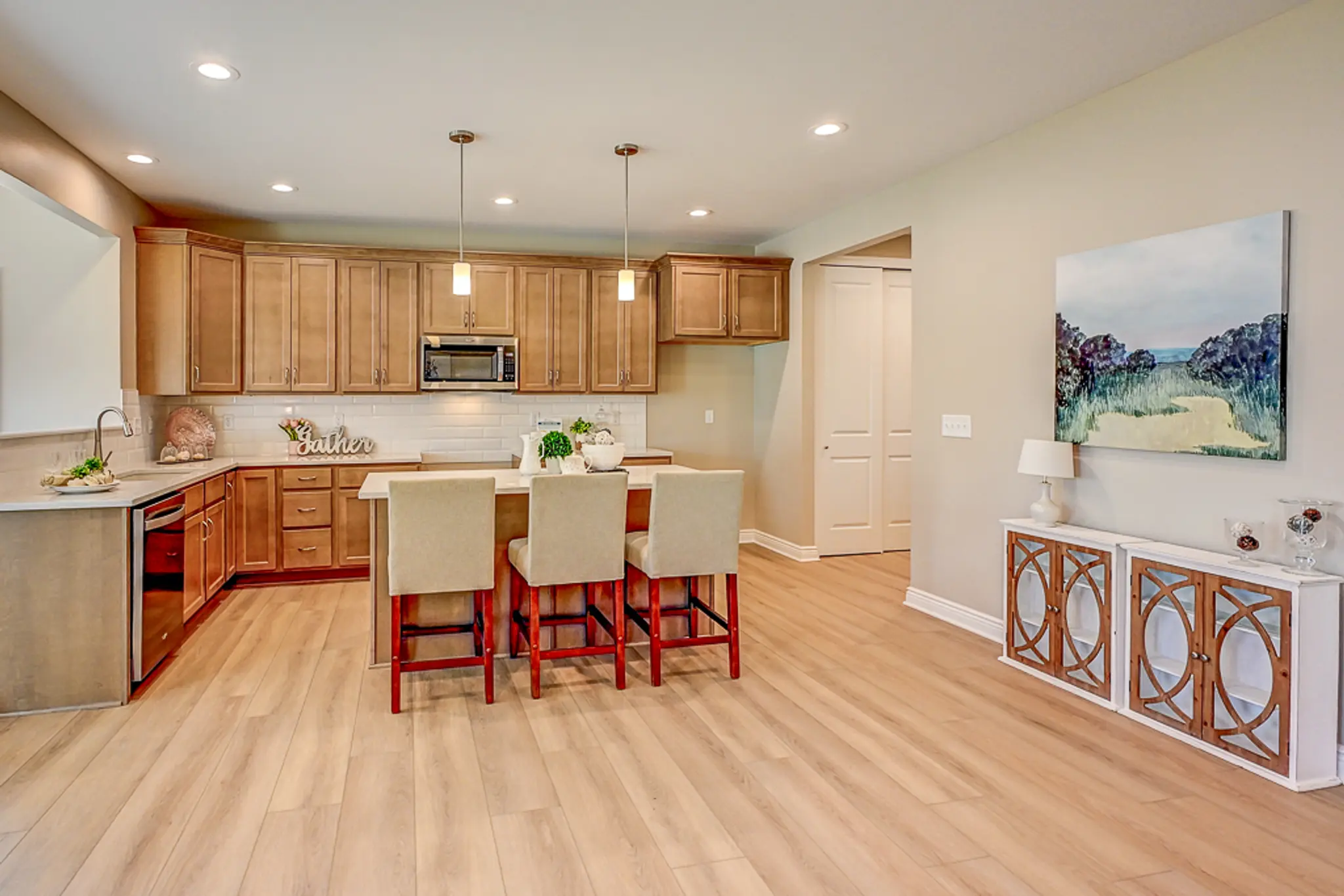 Discovery II - Interior Photo 8