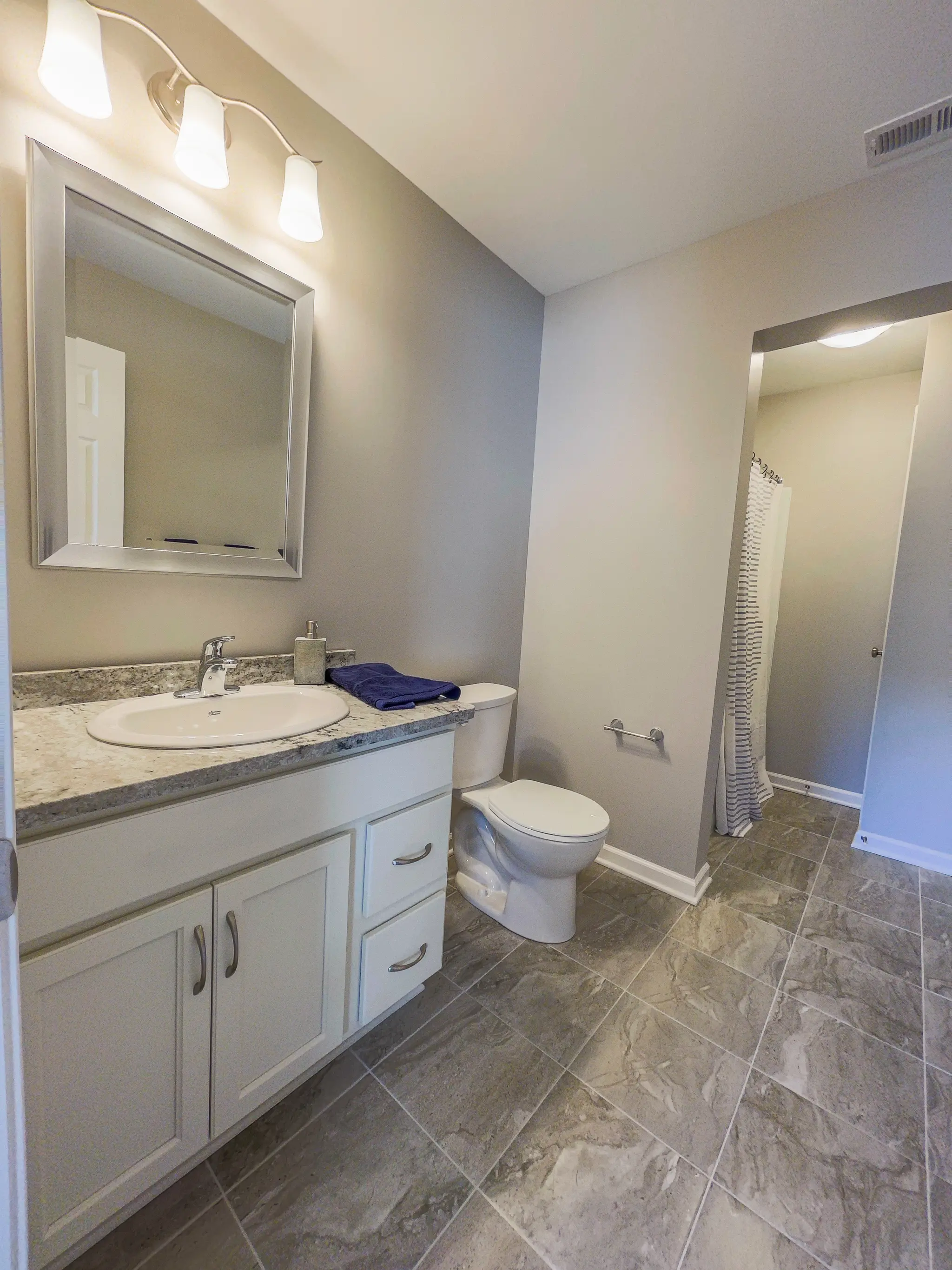 Cambridge - Interior Photo 14