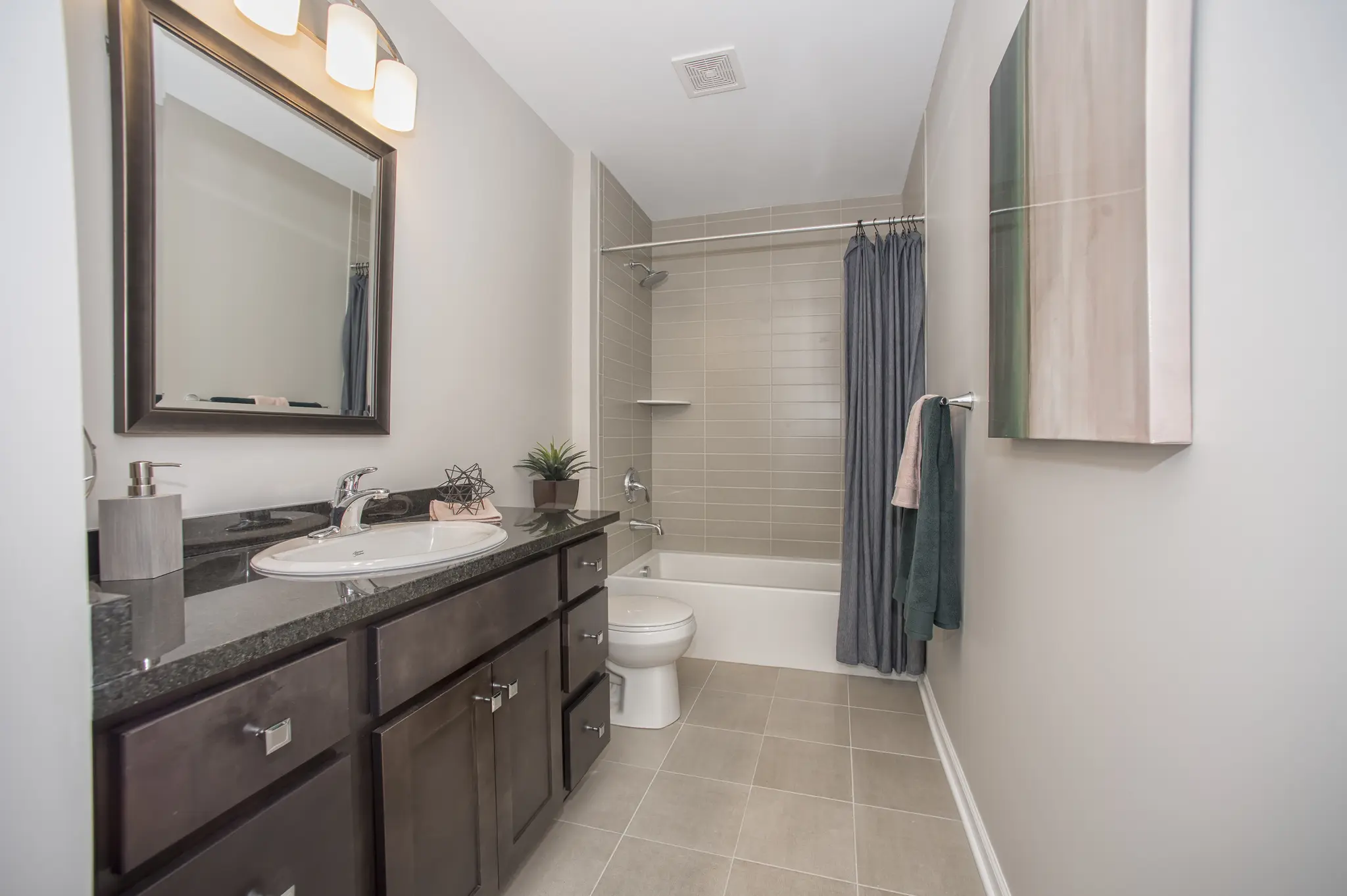 Discovery XI - Interior Photo 16