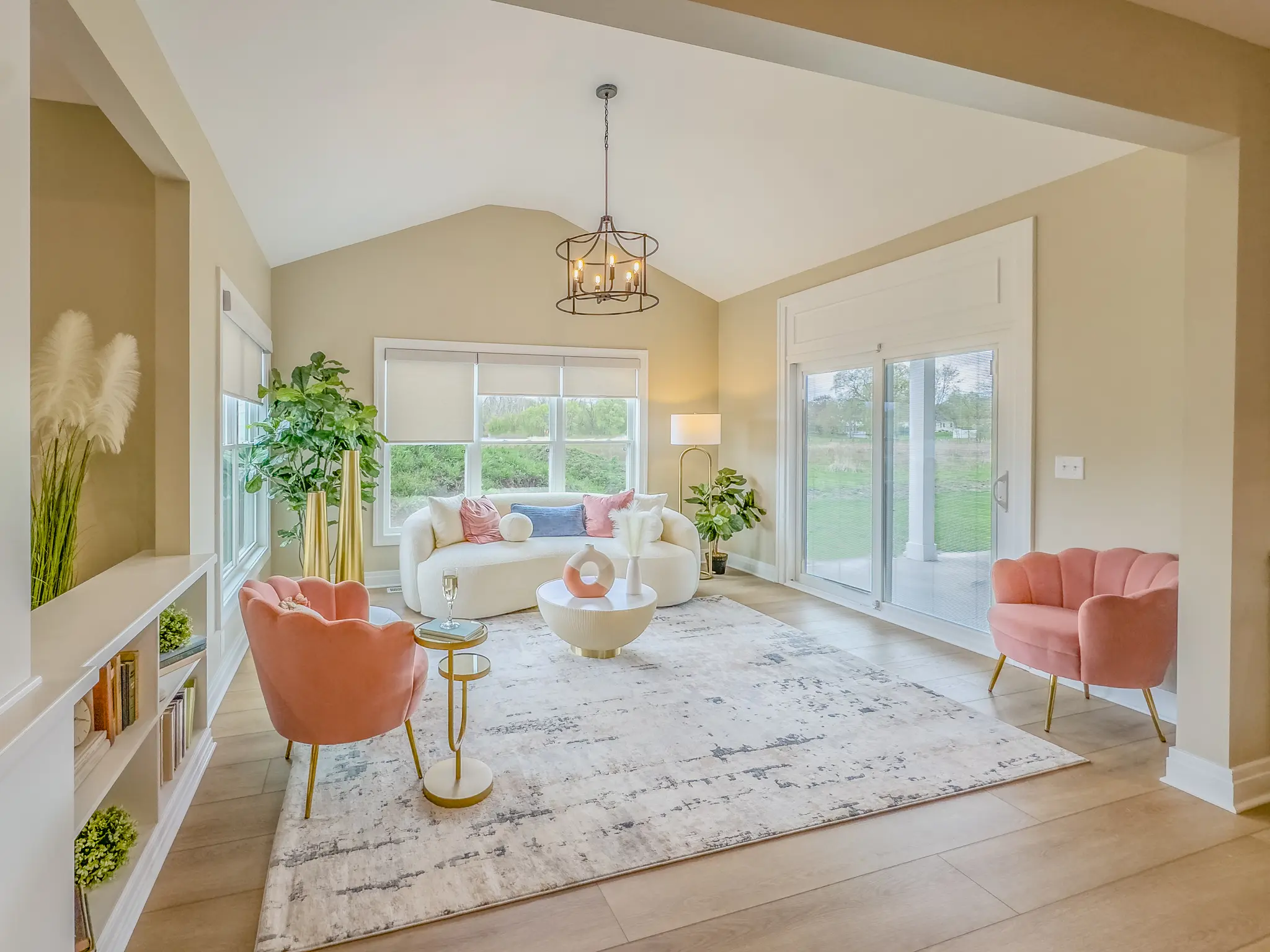 Advantage XI - Interior Photo 6