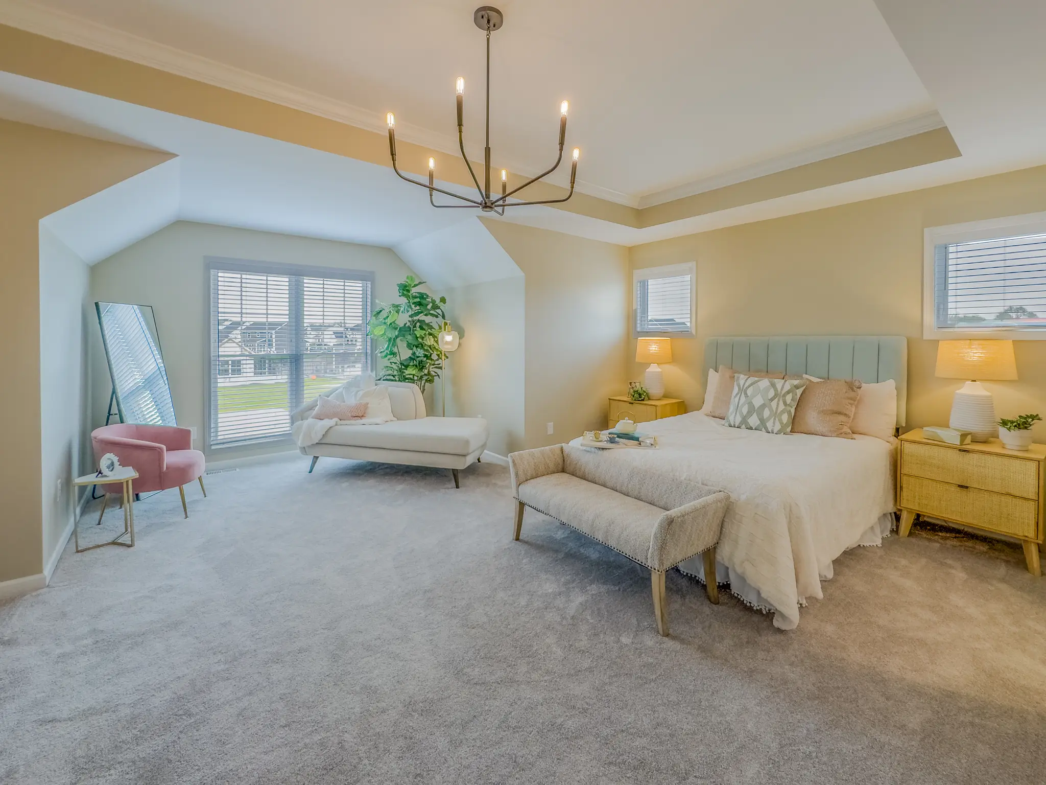 Advantage XI - Interior Photo 12