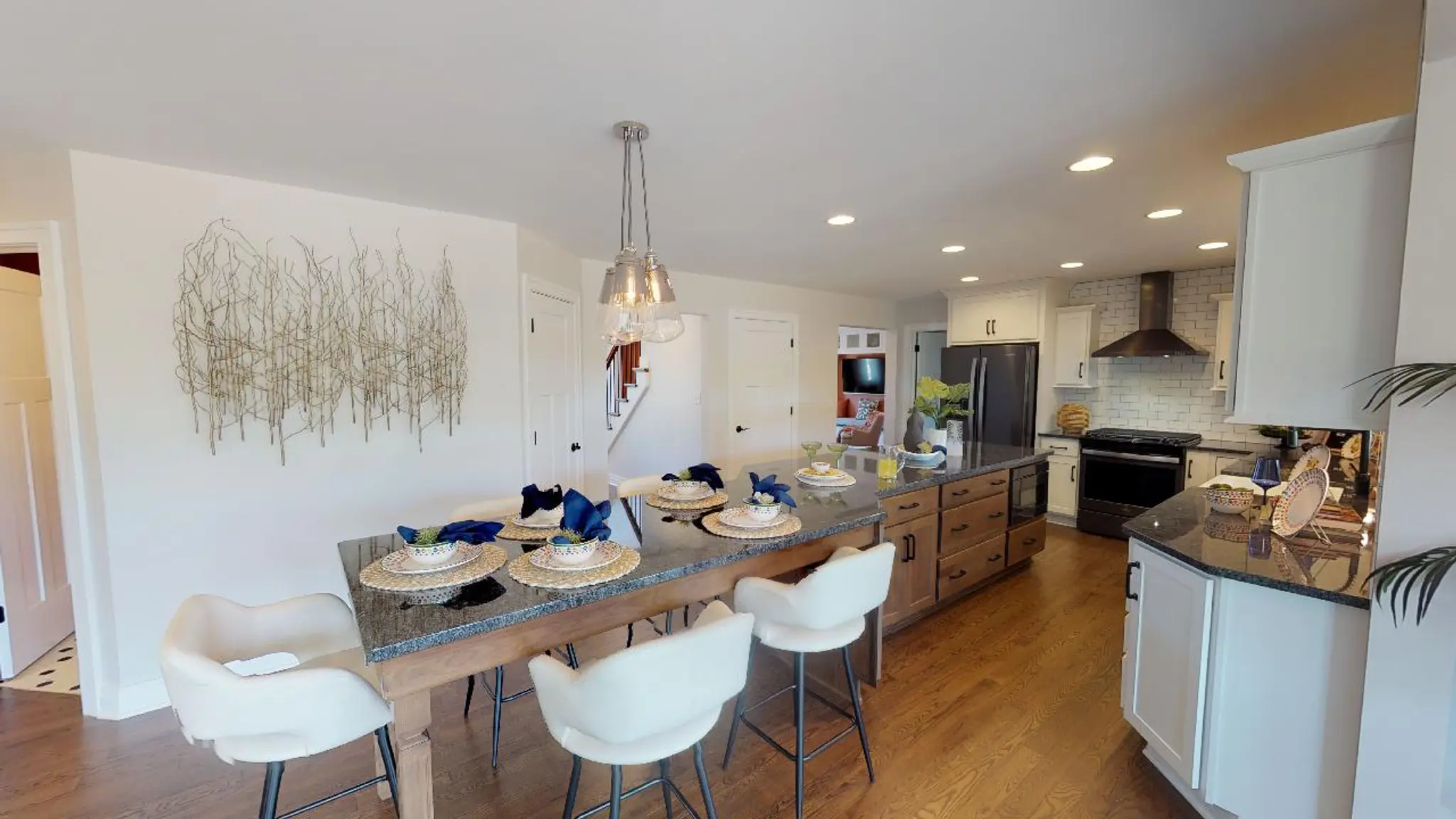 Advantage II - Interior Photo 10