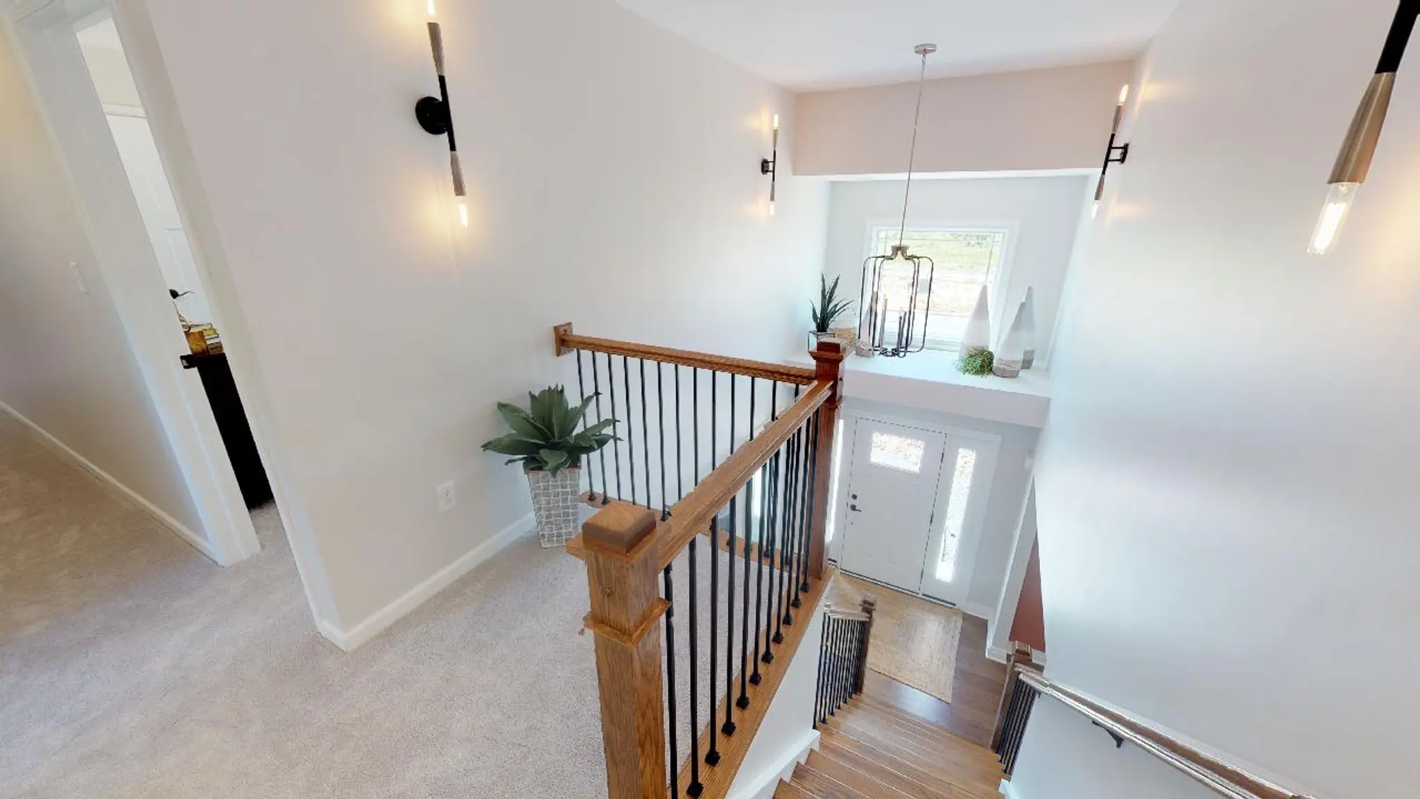 Advantage II - Interior Photo 4