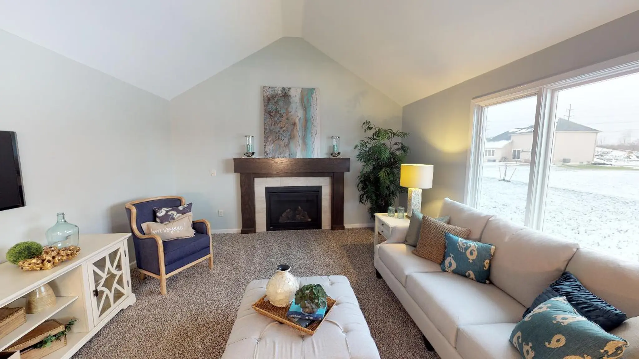 Advantage IX - Interior Photo 6