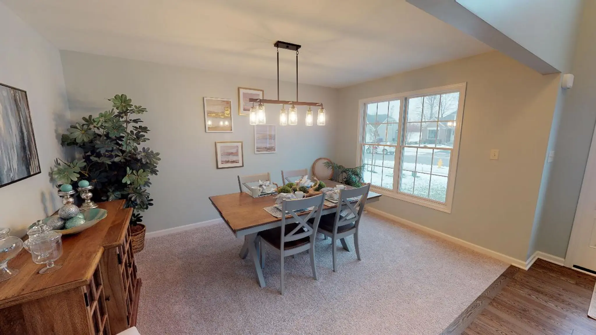 Advantage IX - Interior Photo 4