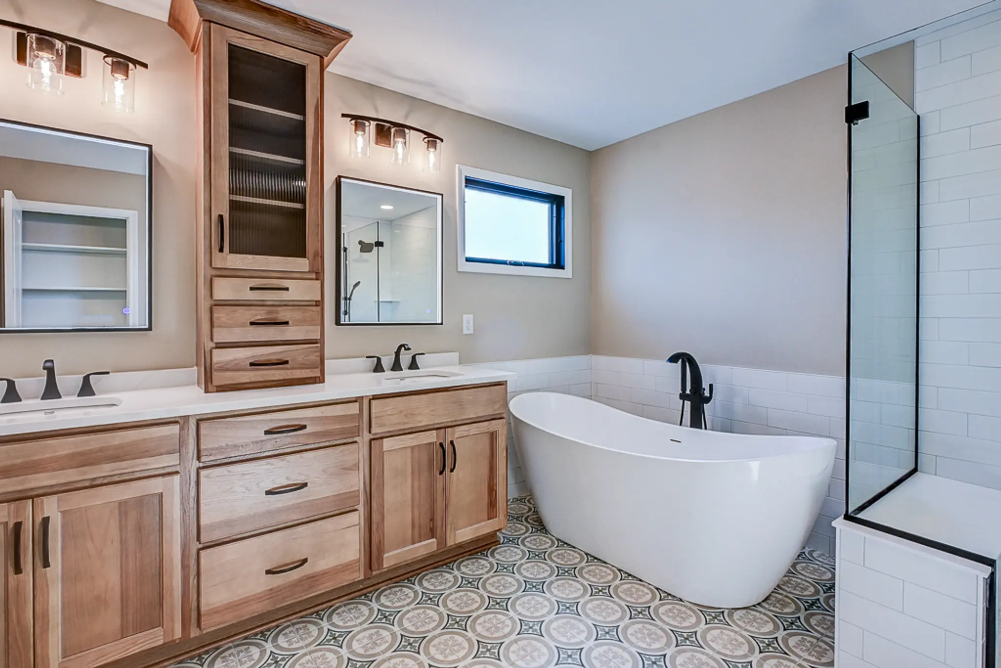 Advantage X - Interior Photo 28