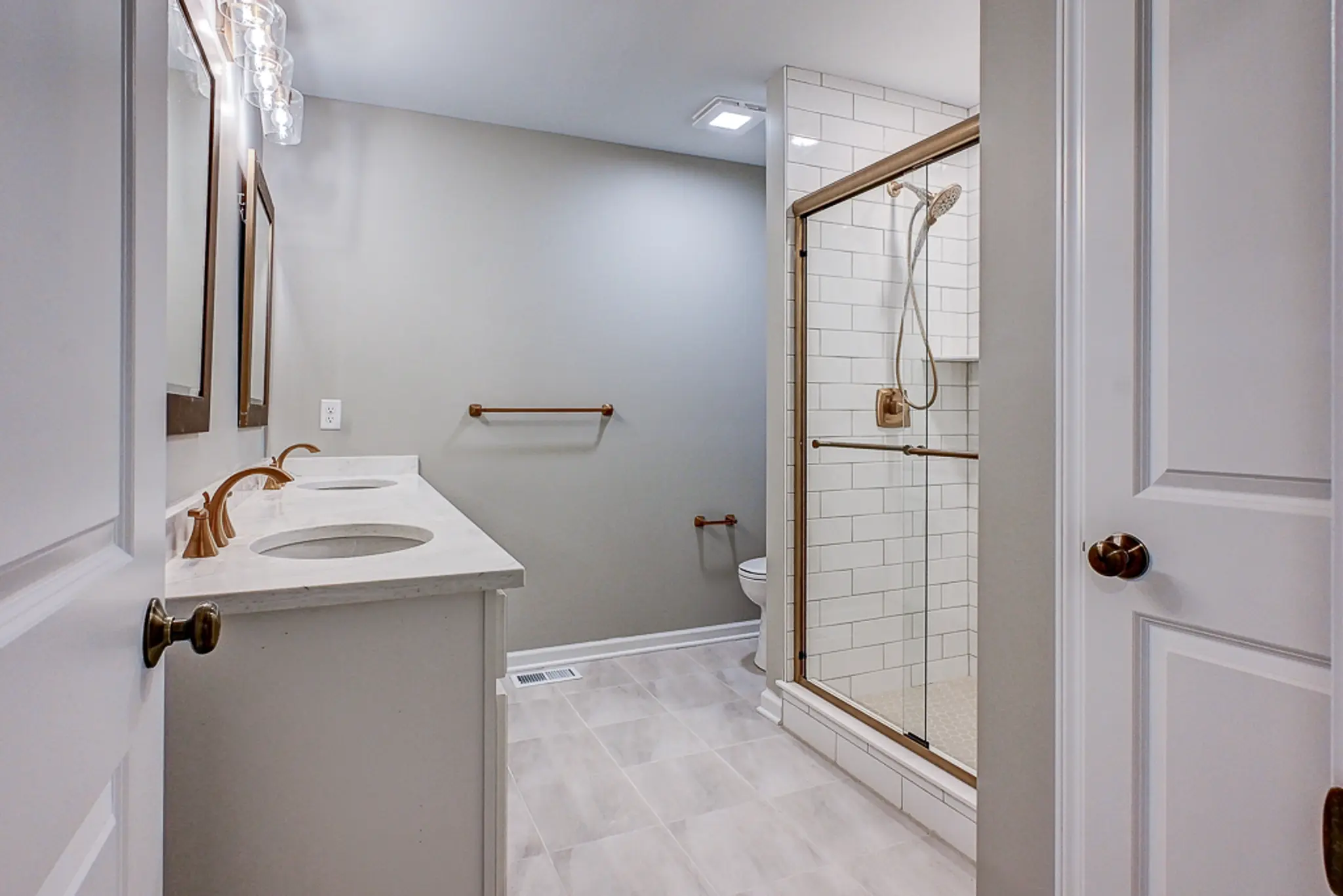 Charleston A - Interior Photo 11