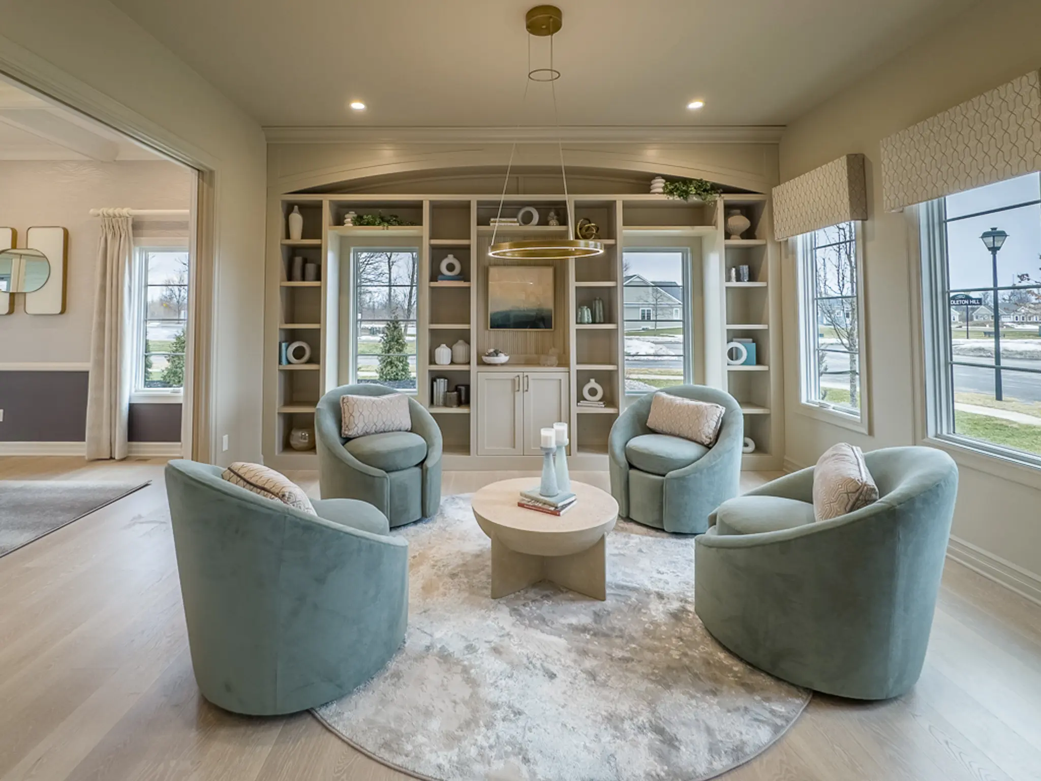 Noblecrest - Interior Photo 14