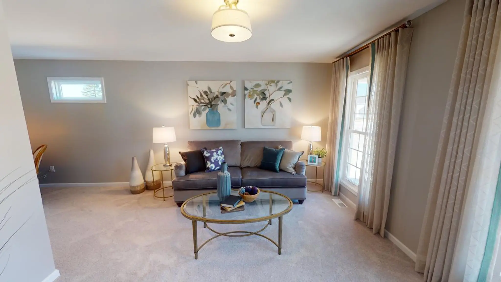 Discovery XII - Interior Photo 6