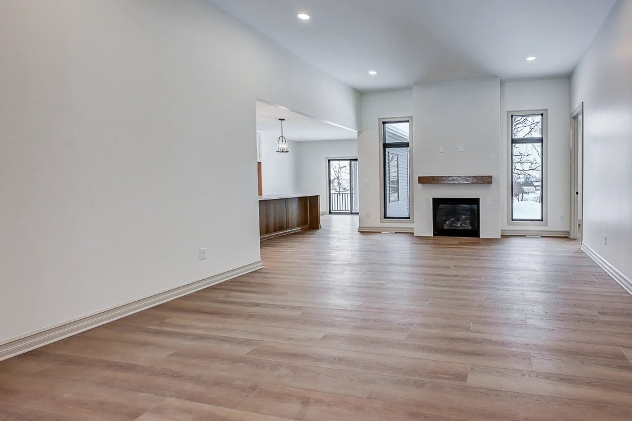 Elite XII - Interior Photo 18