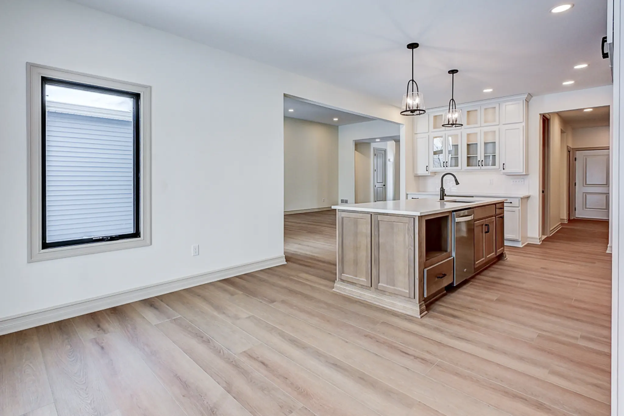 Elite XII - Interior Photo 14