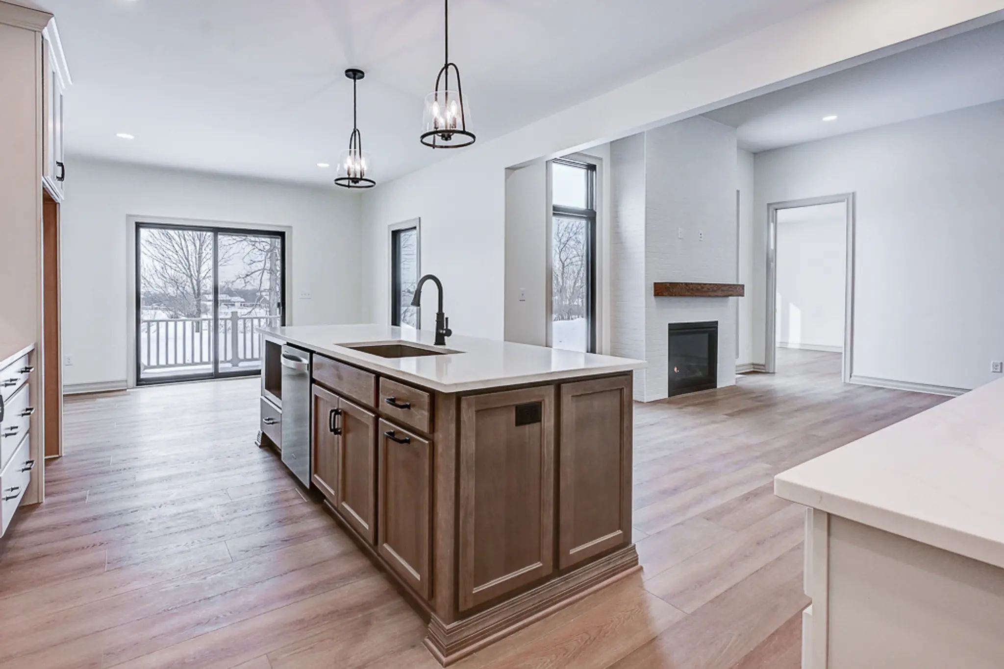 Elite XII - Interior Photo 13