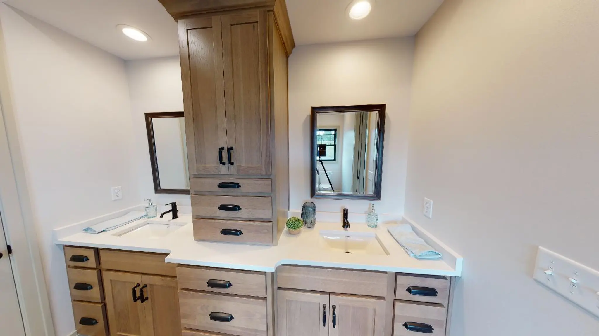 Patriot Manor - Interior Photo 9